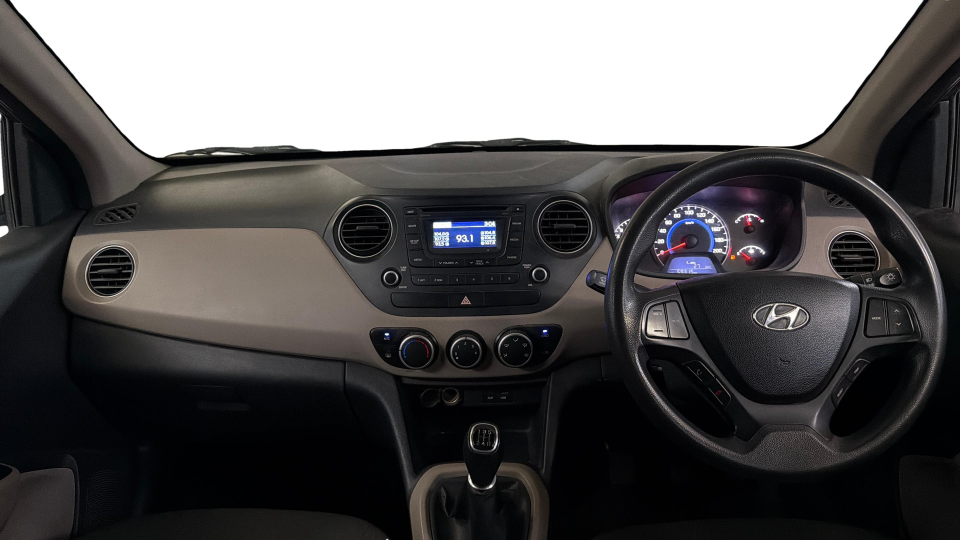 View 2015 Hyundai Grand i10 Sportz 1.2 Kappa Image 15 Used 2015 Hyundai Grand i10 Sportz 1.2 Kappa Image 15
