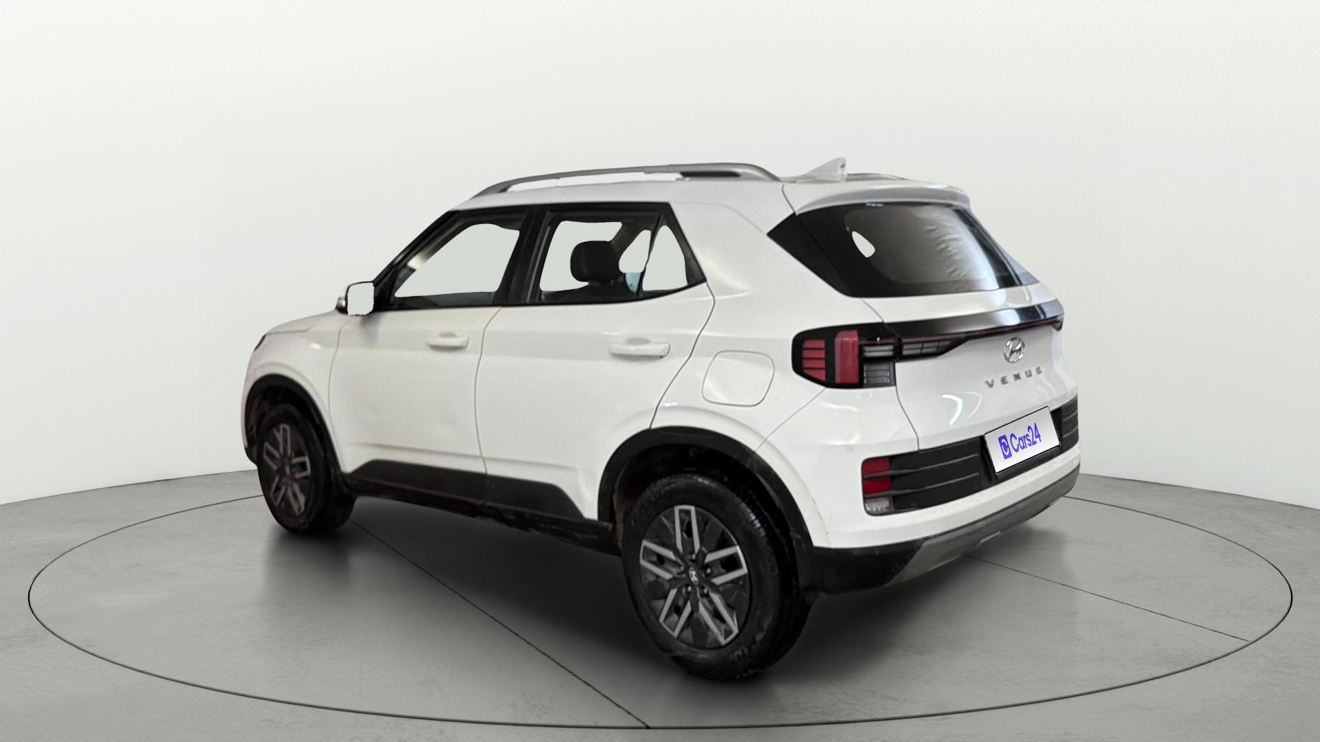 View 2022 Hyundai Venue S Plus 1.5 Diesel MT Image 2 Used 2022 Hyundai Venue S Plus 1.5 Diesel MT Image 2