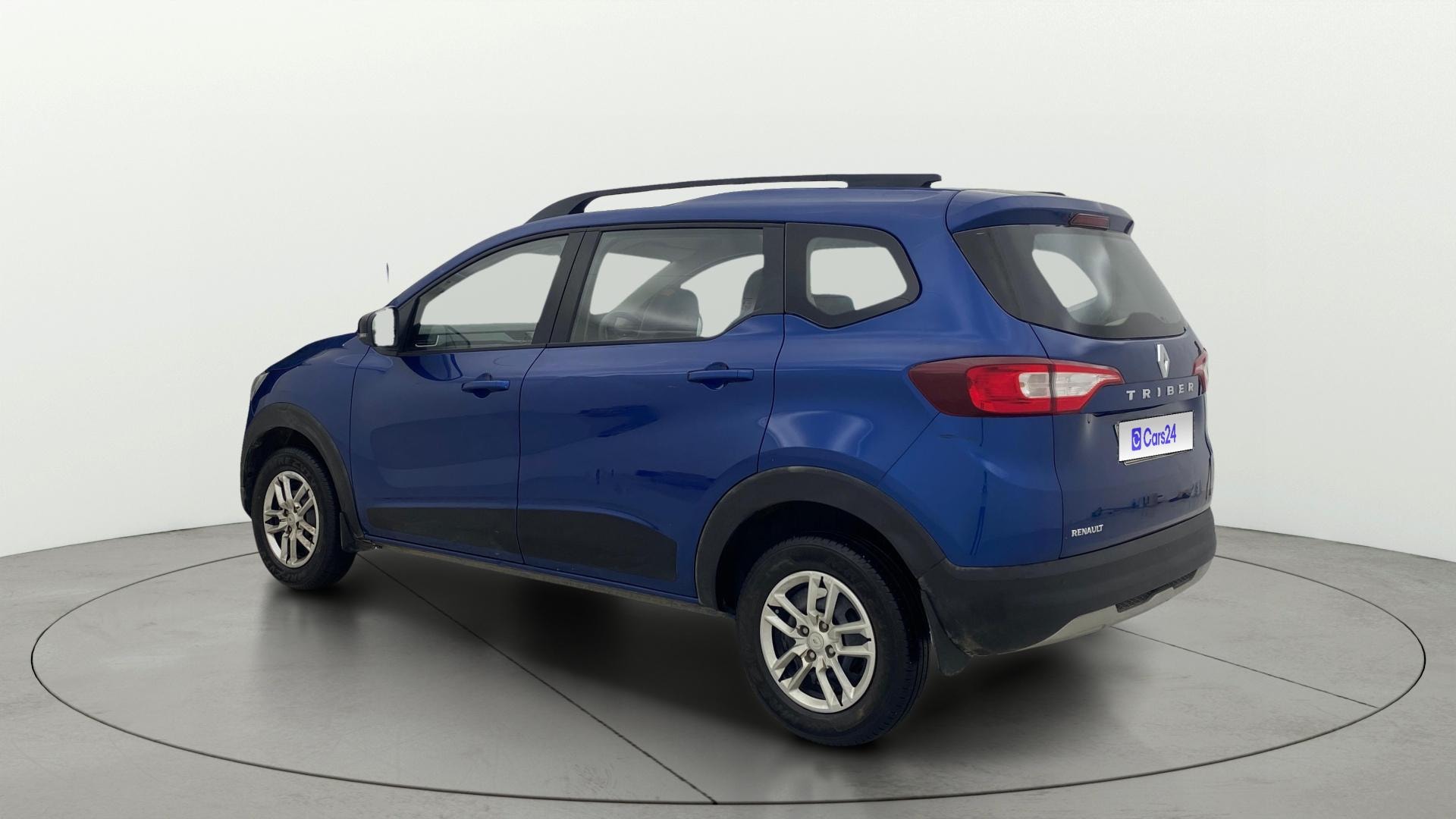 View 2021 Renault Triber RXT Image 2 Used 2021 Renault Triber RXT Image 2