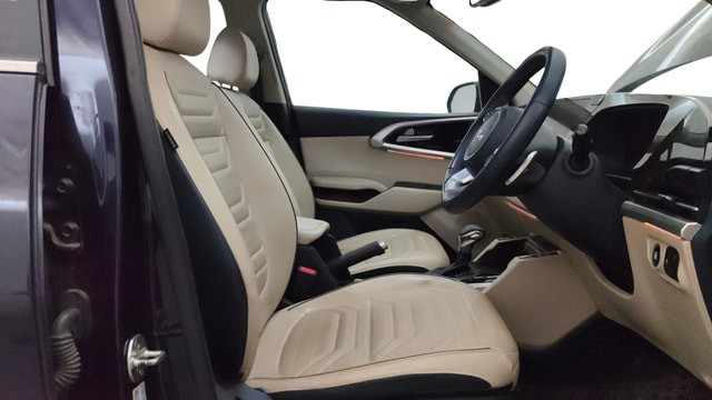 View Kia Carens Image 19 Used Kia Carens Image 19