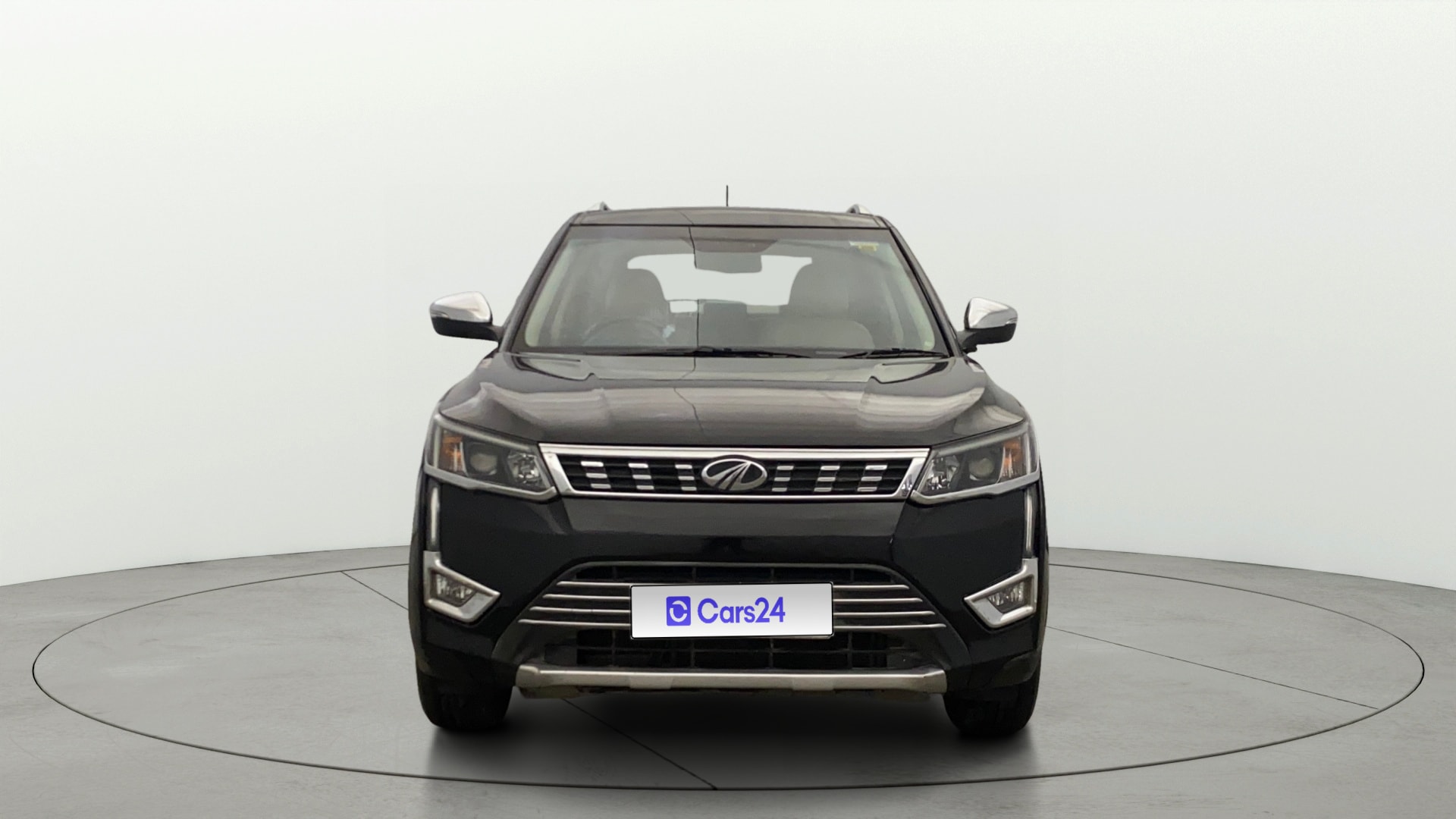 View 2019 Mahindra XUV300 W4 Petrol BS IV Image 1 Used 2019 Mahindra XUV300 W4 Petrol BS IV Image 1
