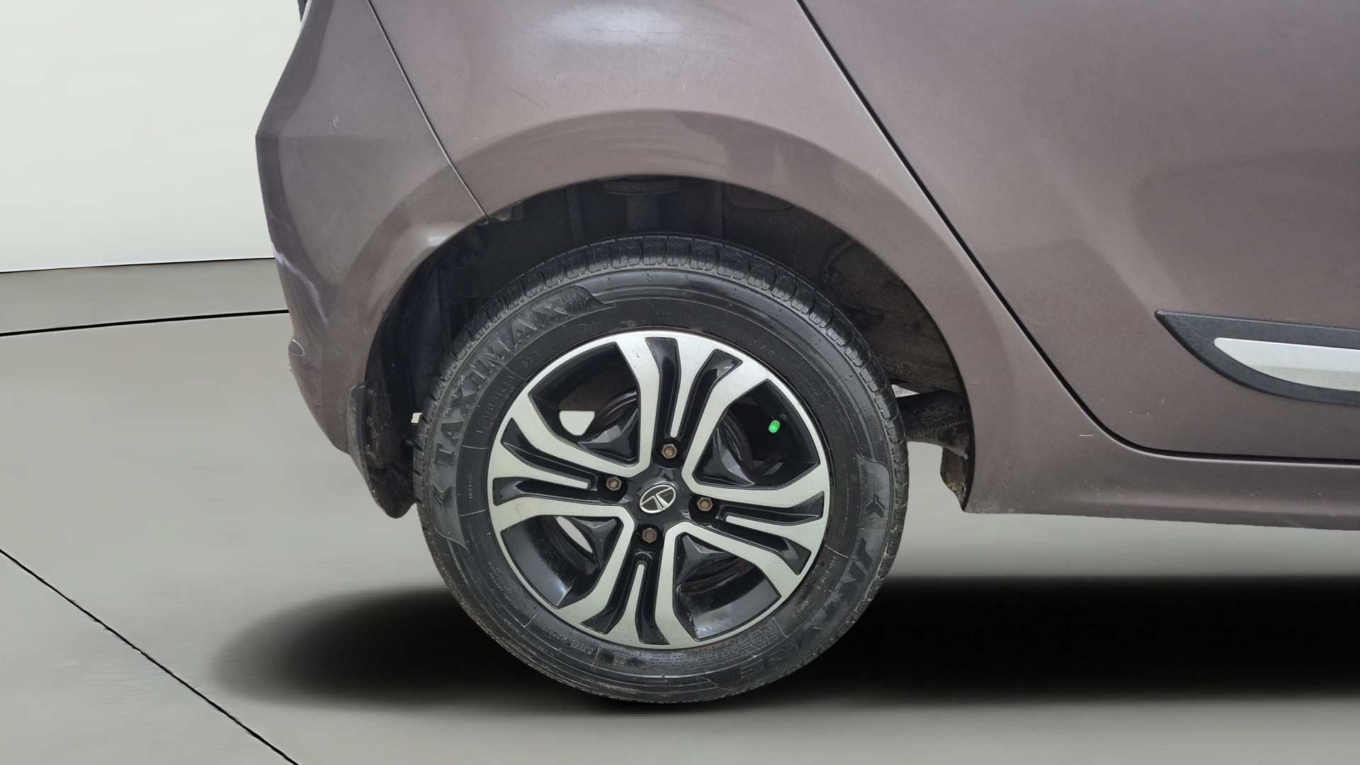 View 2019 Tata Tiago Revotorq XB Image 23 Used 2019 Tata Tiago Revotorq XB Image 23