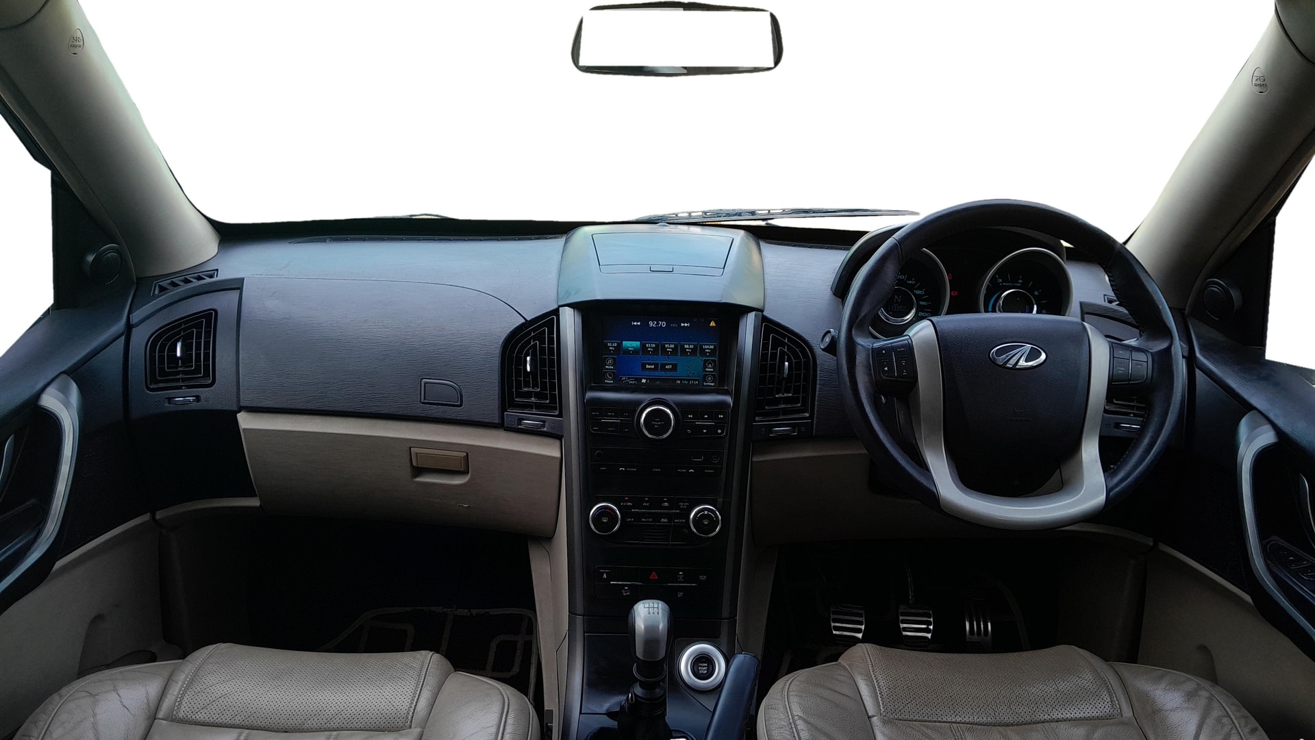 View 2015 Mahindra XUV500 W10 FWD Image 32 Used 2015 Mahindra XUV500 W10 FWD Image 32