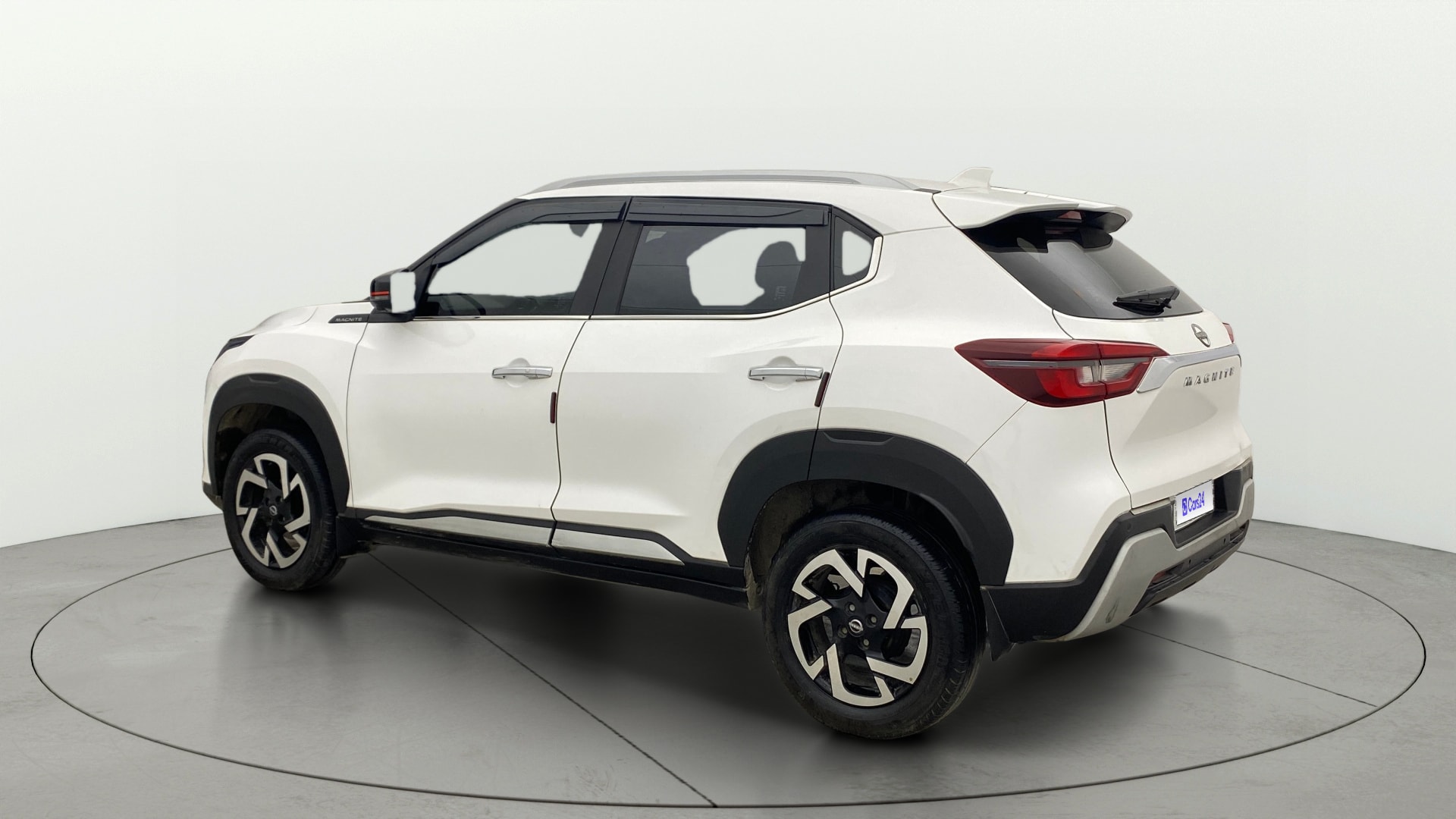 View 2024 Nissan Magnite XV Premium Image 2 Used 2024 Nissan Magnite XV Premium Image 2
