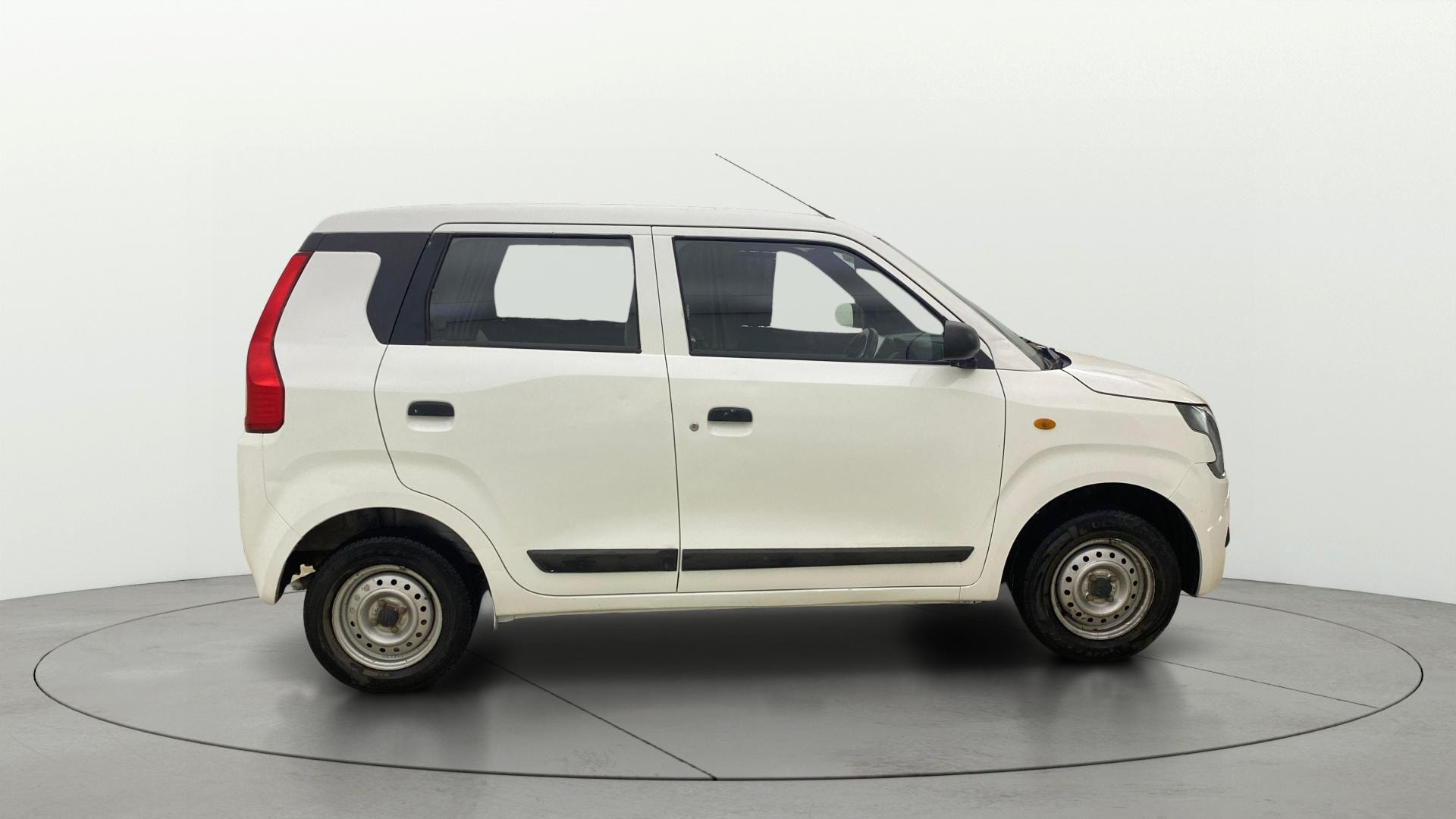 View 2020 Maruti Suzuki 1000 Base Variant Image 8 Used 2020 Maruti Suzuki 1000 Base Variant Image 8