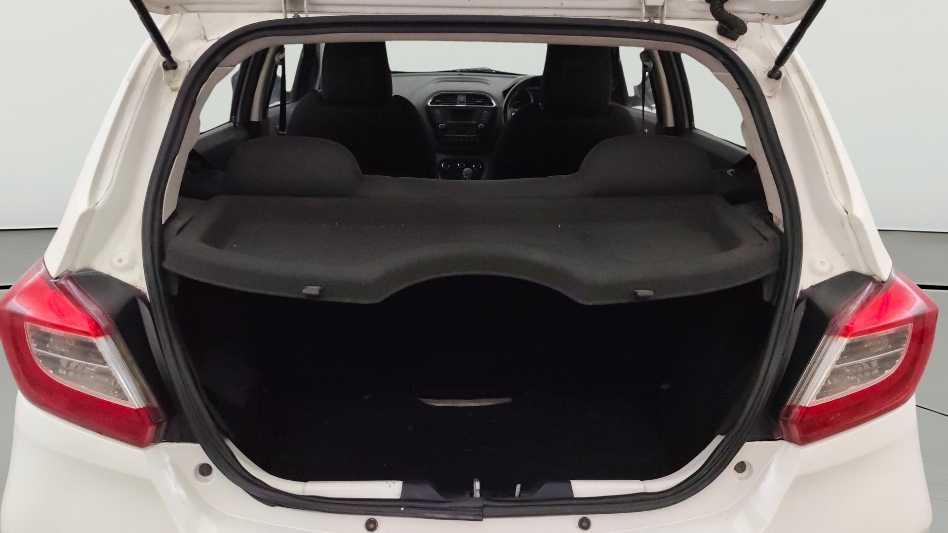 View 2017 Tata Tiago Revotorq XB Image 36 Used 2017 Tata Tiago Revotorq XB Image 36