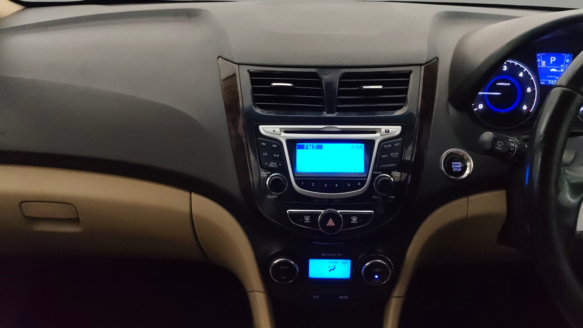 View 2014 Hyundai Fluidic Verna 1.6 CRDI SX (O) AT Image 17 Used 2014 Hyundai Fluidic Verna 1.6 CRDI SX (O) AT Image 17