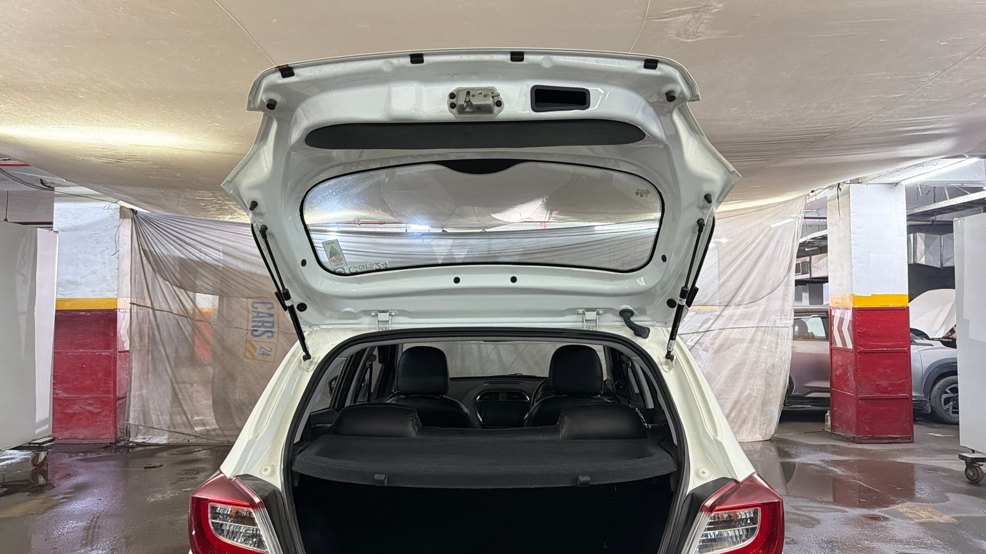 View 2023 Tata Tiago Revotorq XB Image 16 Used 2023 Tata Tiago Revotorq XB Image 16