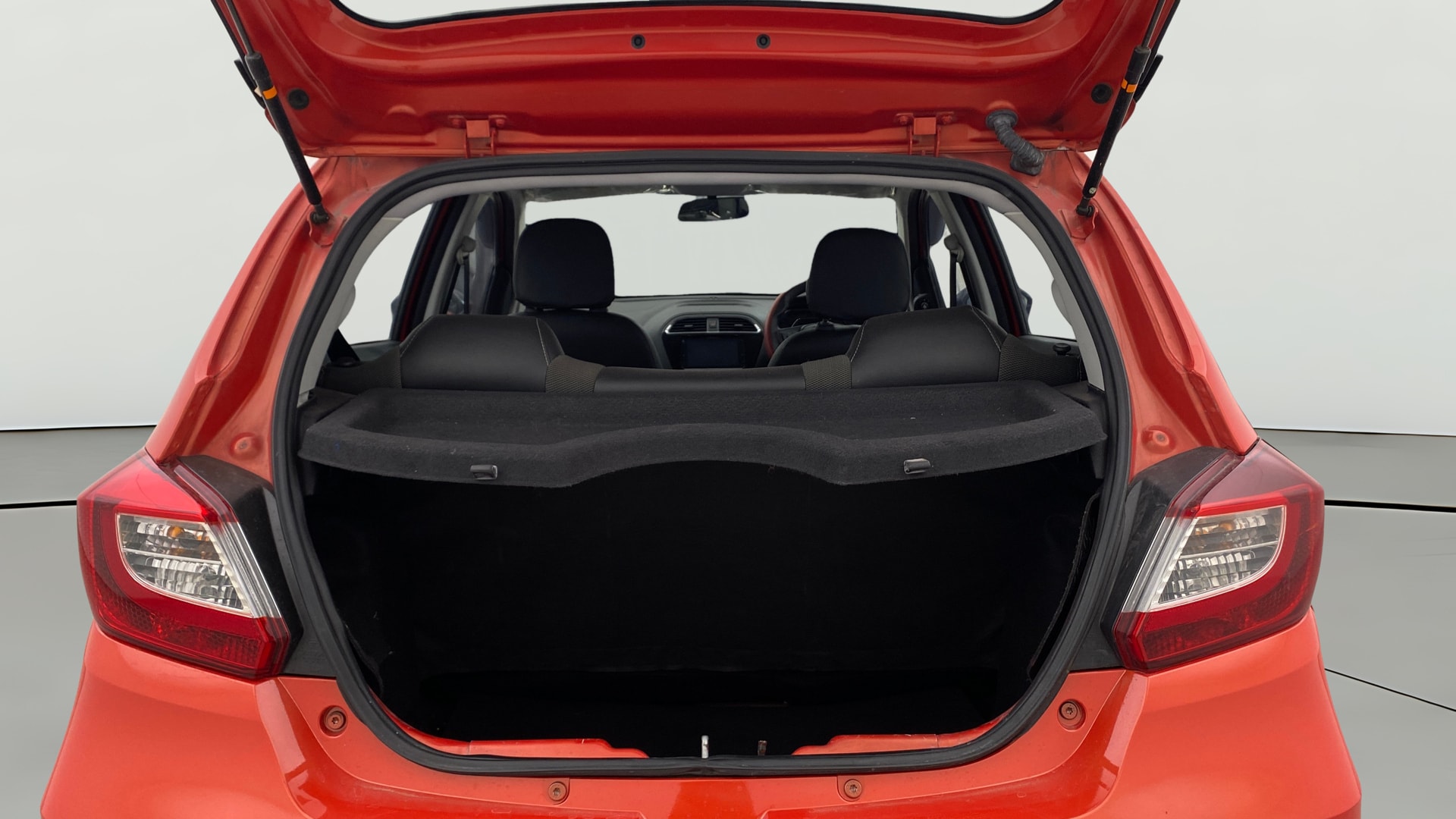 View 2021 Tata Tiago Revotorq XB Image 37 Used 2021 Tata Tiago Revotorq XB Image 37