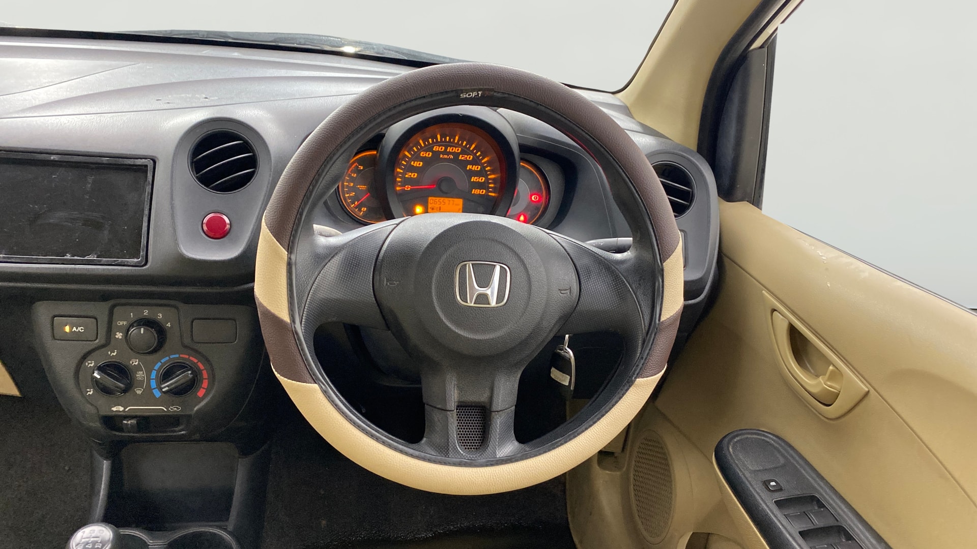 View 2015 Honda Amaze E MT Petrol BS IV Image 20 Used 2015 Honda Amaze E MT Petrol BS IV Image 20