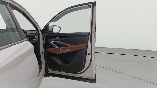 View MG Hector Plus Image 49 Used MG Hector Plus Image 49