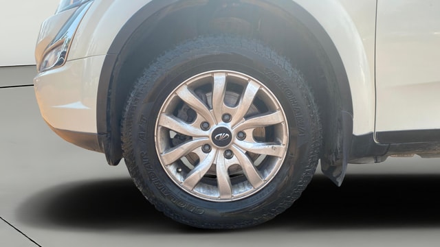View Mahindra XUV500 Image 35 Used Mahindra XUV500 Image 35
