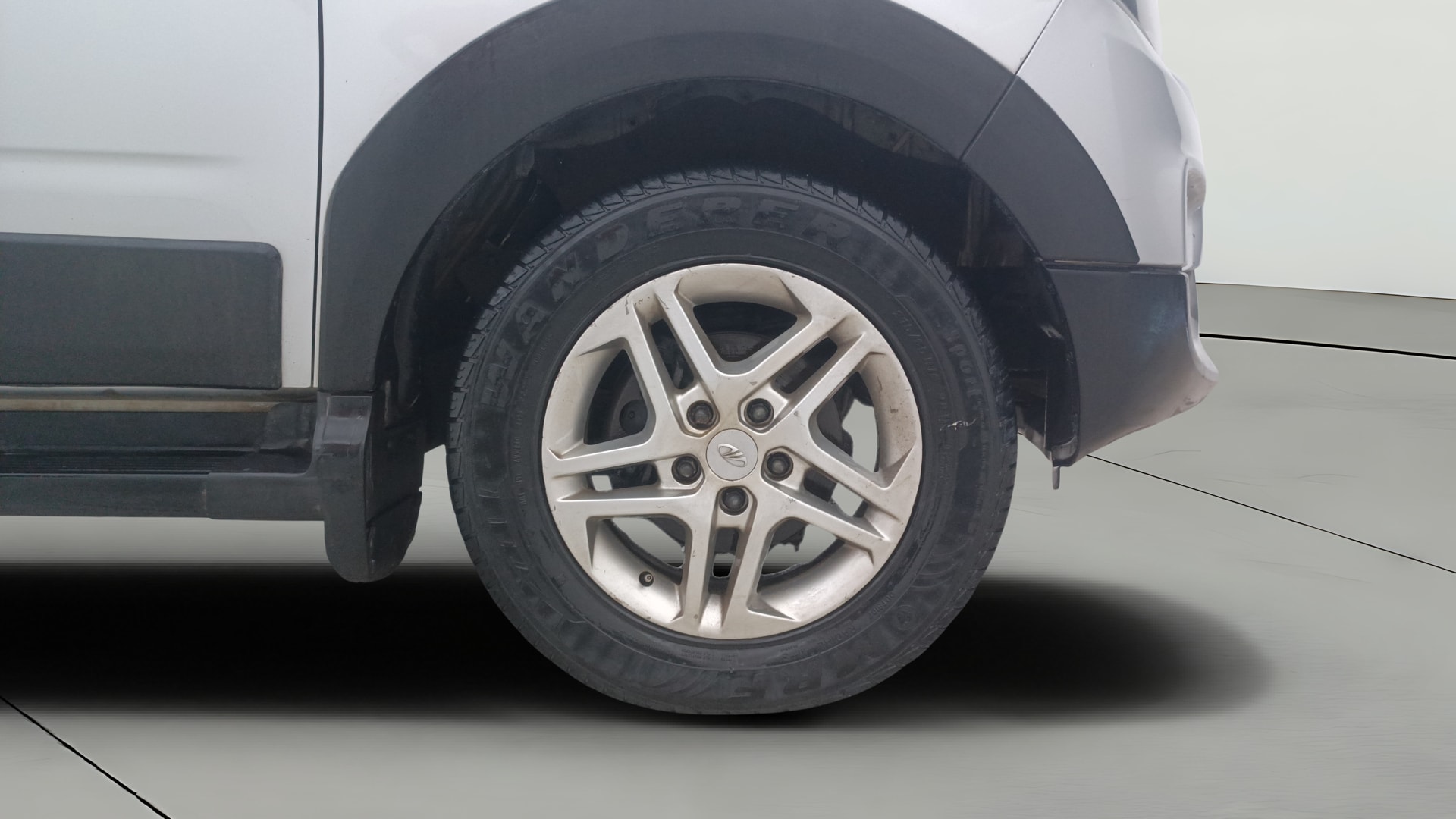 View 2016 Mahindra NuvoSport N8 Image 43 Used 2016 Mahindra NuvoSport N8 Image 43