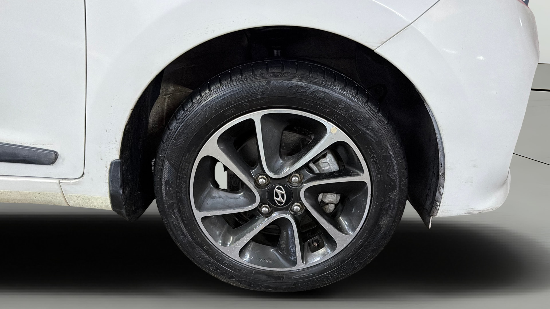 View 2018 Hyundai Grand i10 1.2 Sportz AT Petrol Image 40 Used 2018 Hyundai Grand i10 1.2 Sportz AT Petrol Image 40