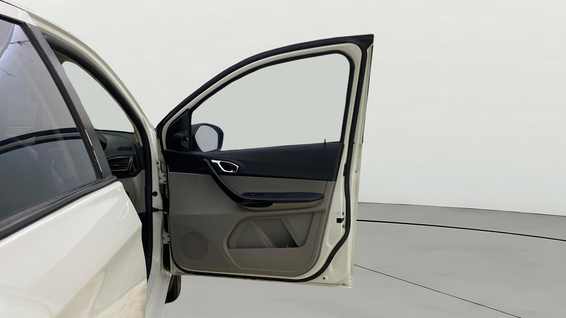 View 2019 Tata Tiago Revotorq XB Image 44 Used 2019 Tata Tiago Revotorq XB Image 44