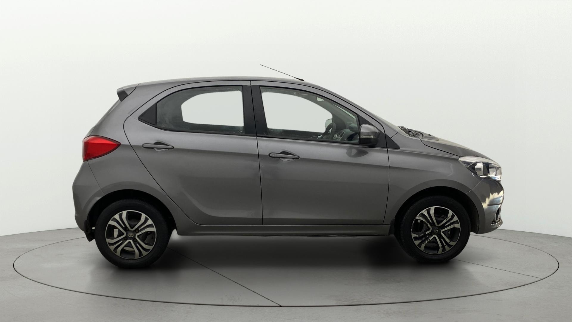View 2019 Tata Tiago Revotorq XB Image 8 Used 2019 Tata Tiago Revotorq XB Image 8
