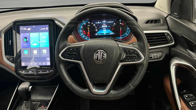 View MG Hector Plus Image 14 Used MG Hector Plus Image 14