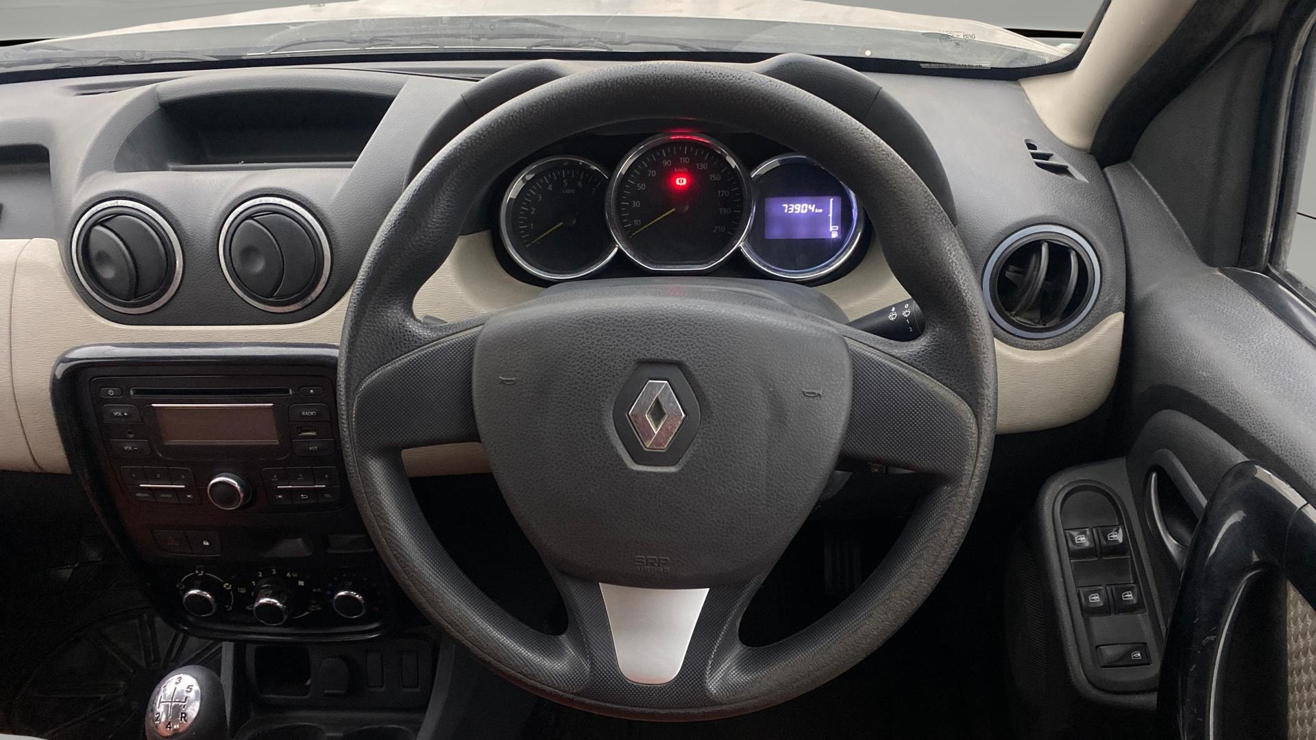 View 2015 Renault Duster Diesel 85PS STD Image 20 Used 2015 Renault Duster Diesel 85PS STD Image 20