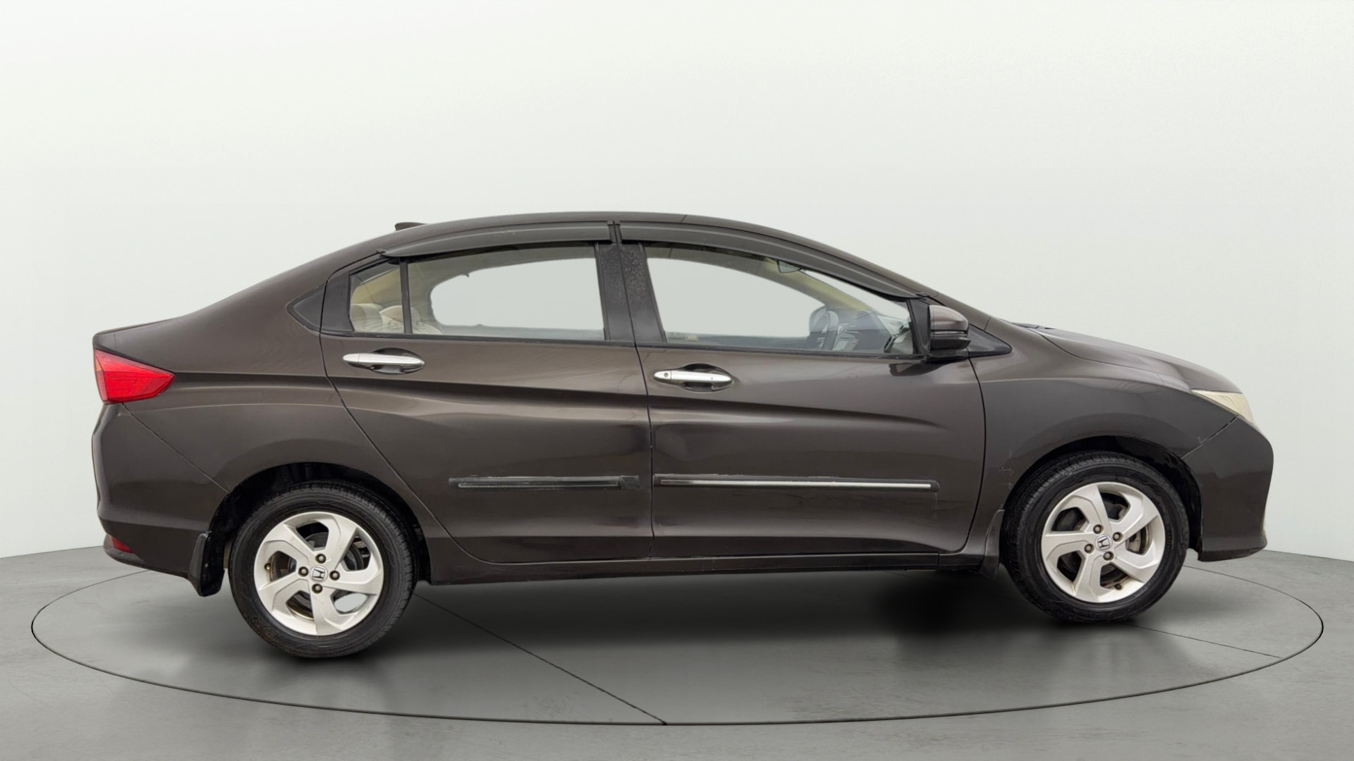 View 2014 Honda City ZX MT Diesel Anniversary Edition Image 9 Used 2014 Honda City ZX MT Diesel Anniversary Edition Image 9