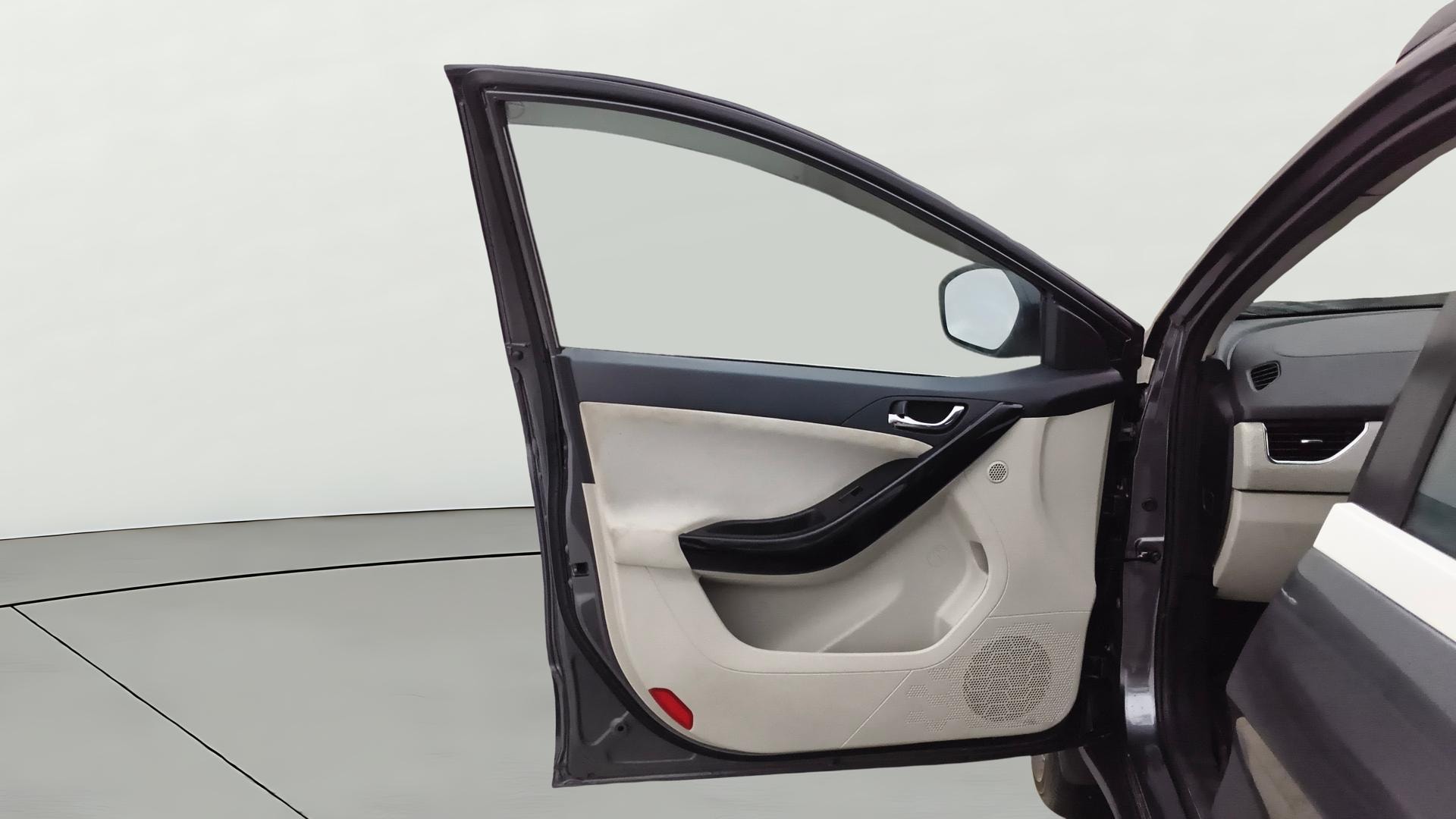 View 2022 Tata Nexon Revotron XE Image 31 Used 2022 Tata Nexon Revotron XE Image 31