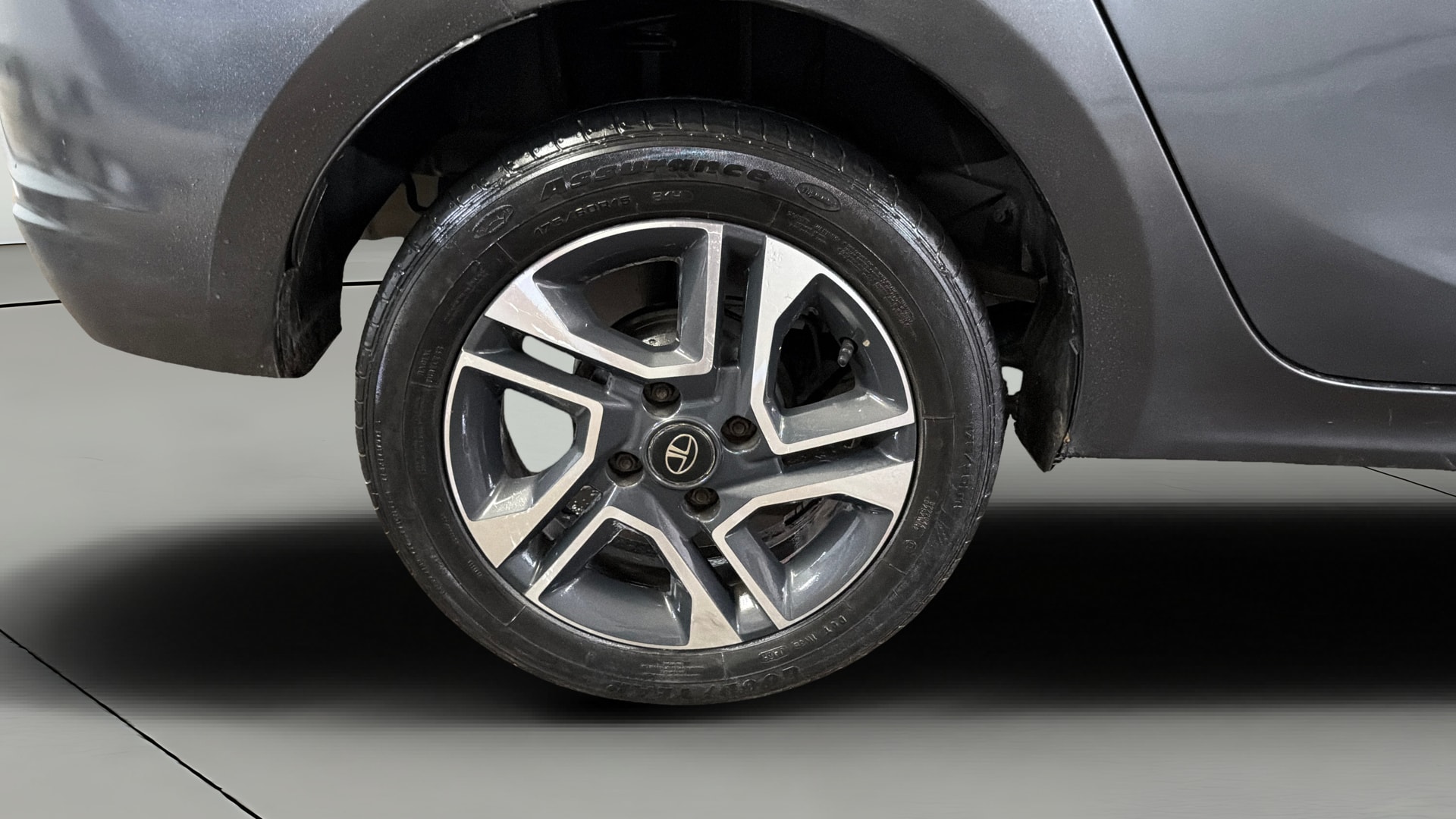 View 2021 Tata Tigor XE Diesel Image 32 Used 2021 Tata Tigor XE Diesel Image 32