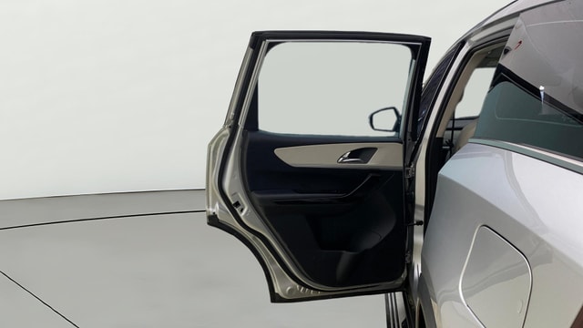 View Mahindra XUV700 Image 16 Used Mahindra XUV700 Image 16
