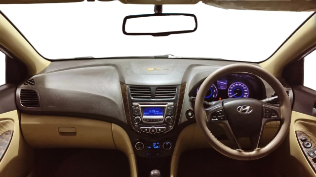 View Hyundai Fluidic Verna Image 15 Used Hyundai Fluidic Verna Image 15