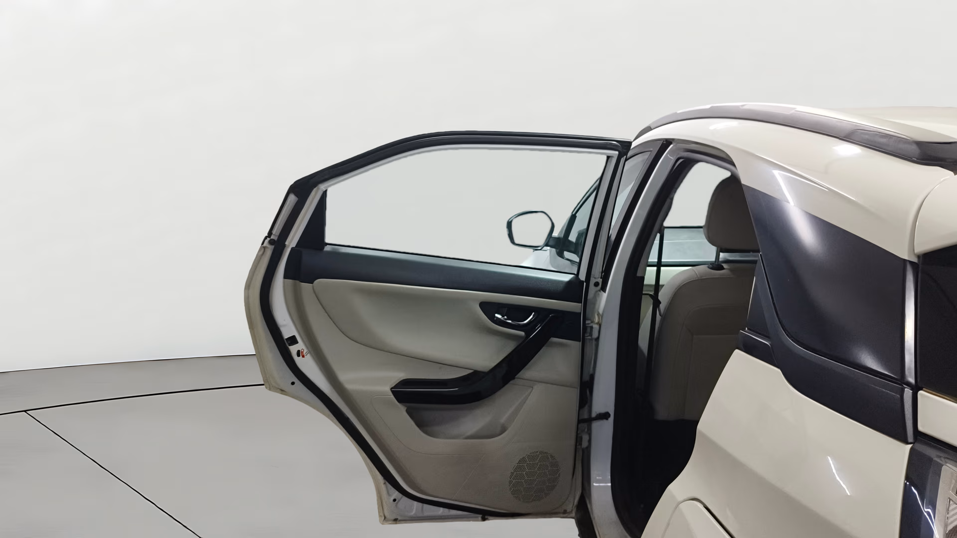 View 2022 Tata Nexon Revotron XZ Plus Image 14 Used 2022 Tata Nexon Revotron XZ Plus Image 14