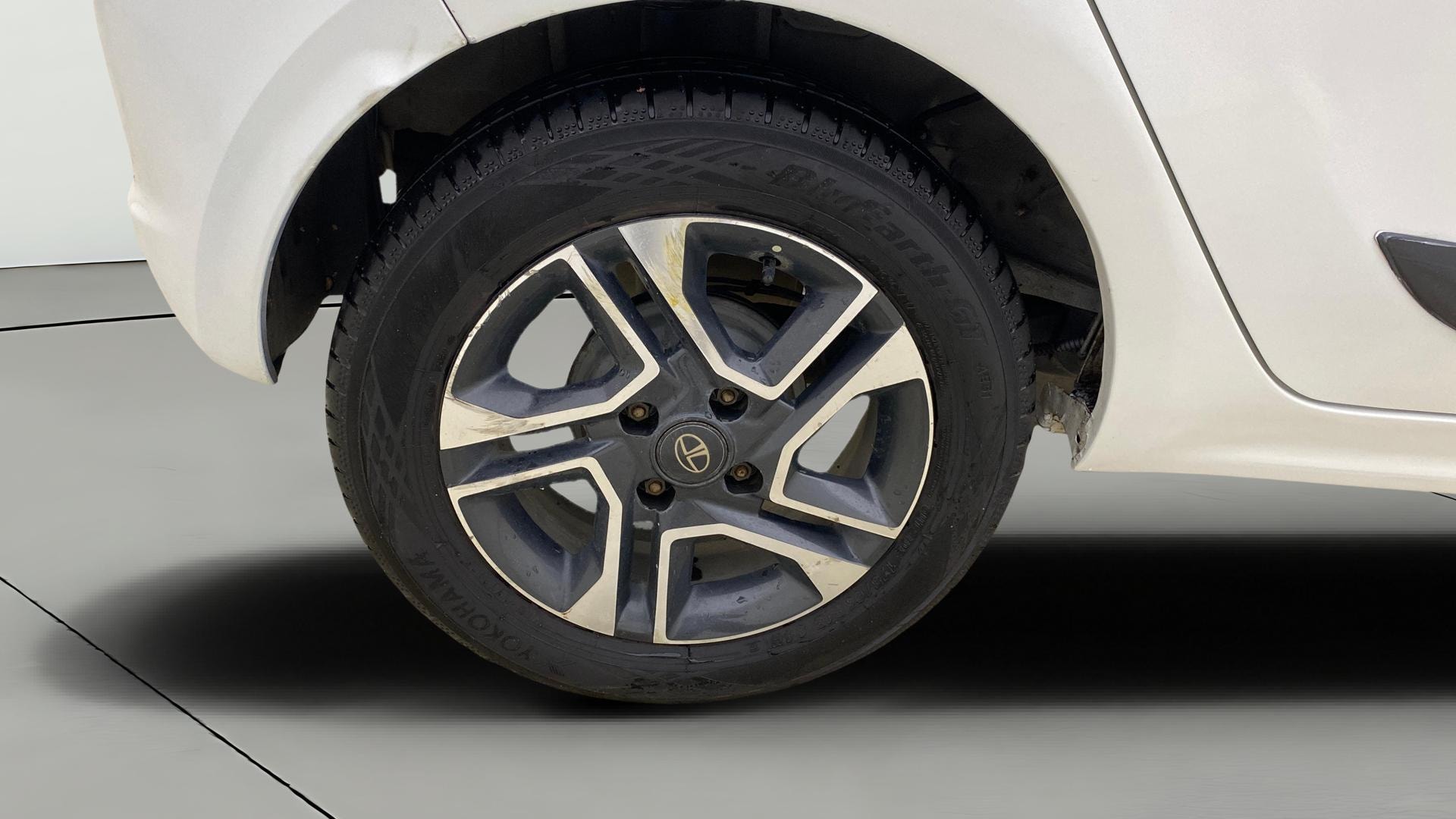 View 2019 Tata Tiago Revotorq XB Image 23 Used 2019 Tata Tiago Revotorq XB Image 23
