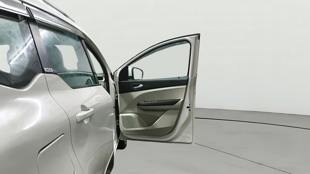View Renault Triber Image 47 Used Renault Triber Image 47
