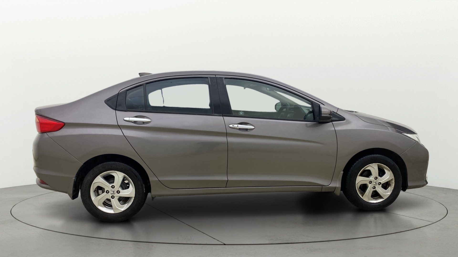 View 2015 Honda City ZX MT Diesel Anniversary Edition Image 27 Used 2015 Honda City ZX MT Diesel Anniversary Edition Image 27