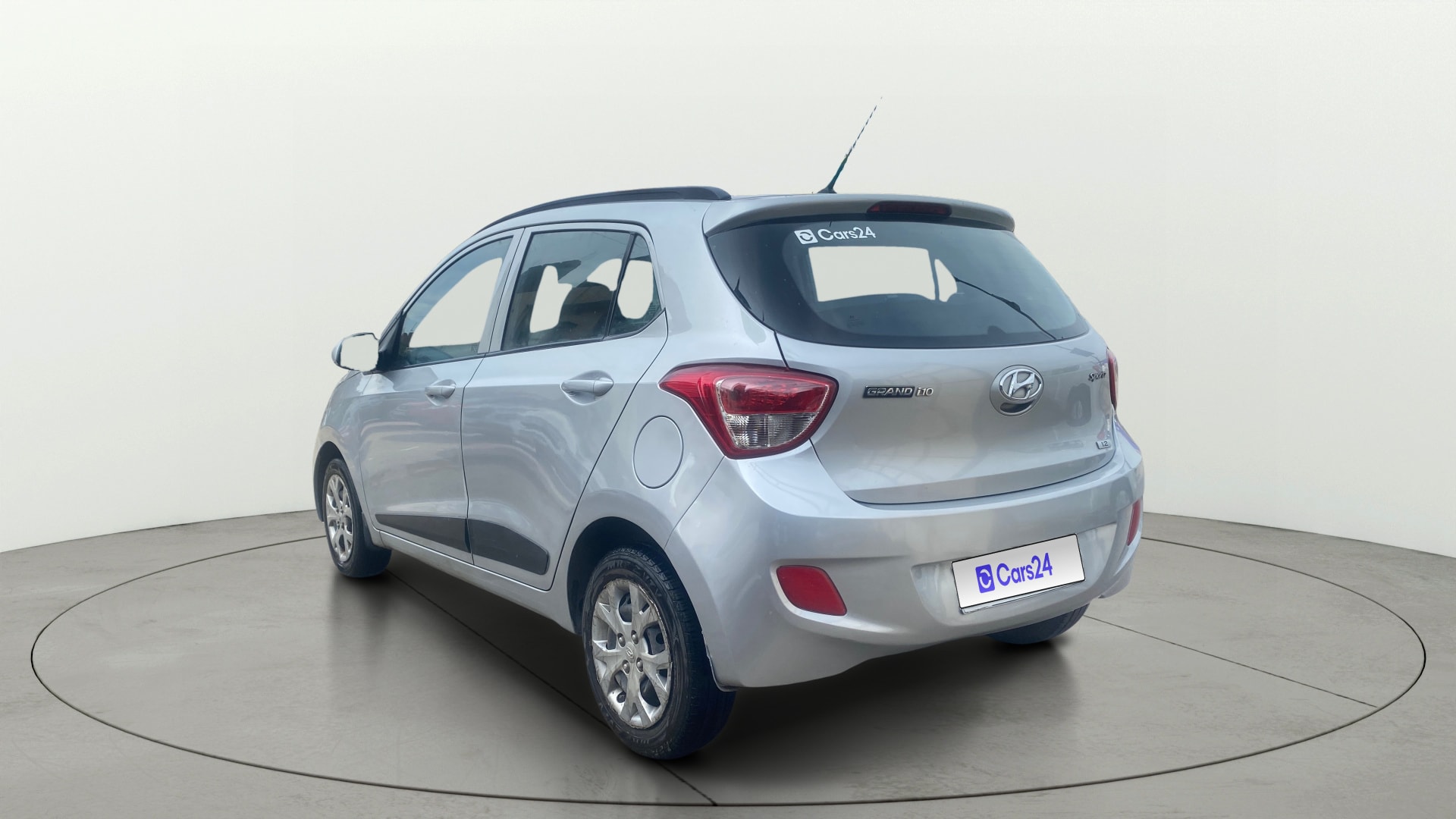 View 2015 Hyundai Grand i10 Sportz 1.2 Kappa Image 2 Used 2015 Hyundai Grand i10 Sportz 1.2 Kappa Image 2