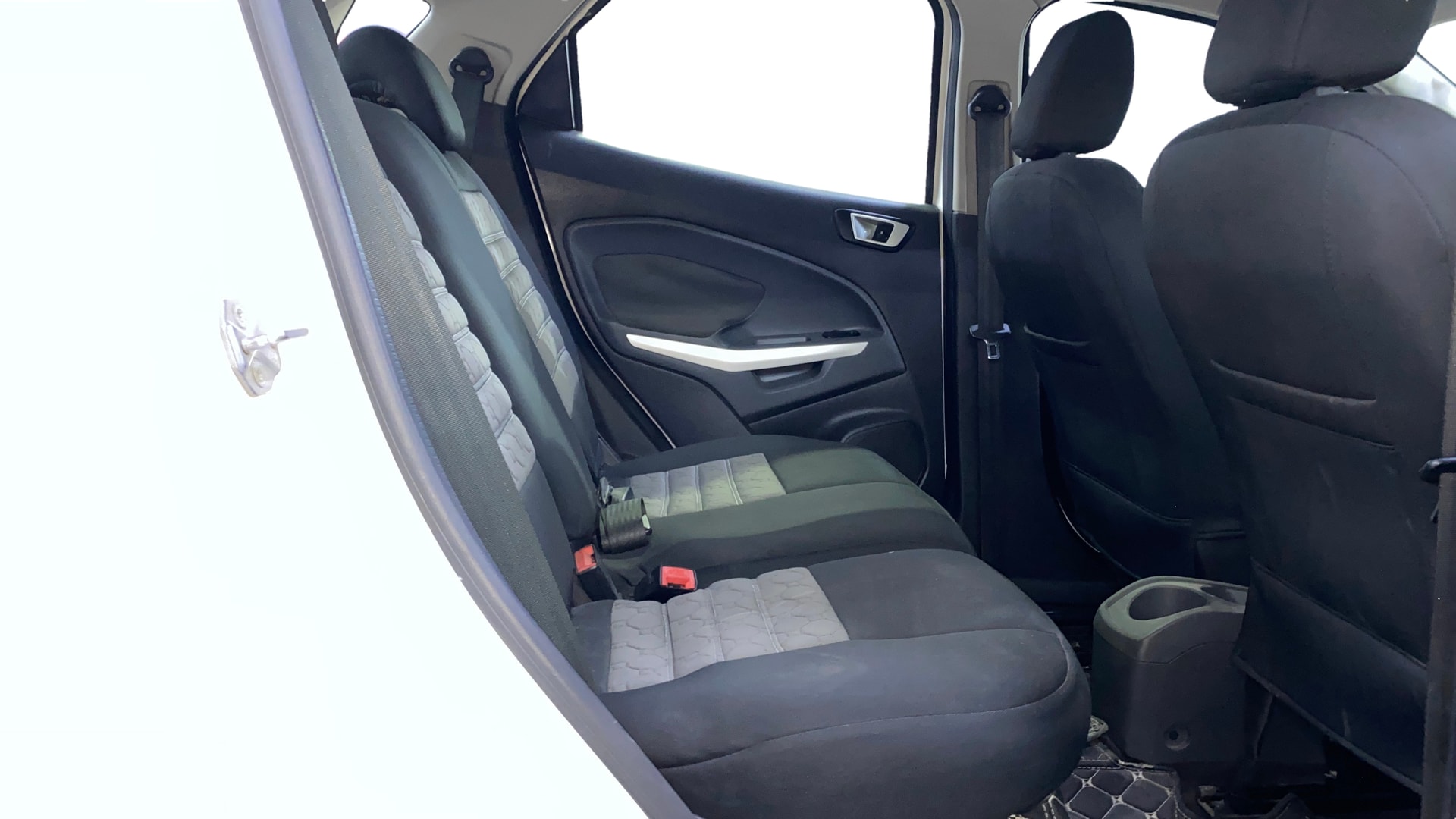 View 2017 Ford EcoSport 1.5 TDCi Diesel Ambiente BS IV Image 38 Used 2017 Ford EcoSport 1.5 TDCi Diesel Ambiente BS IV Image 38
