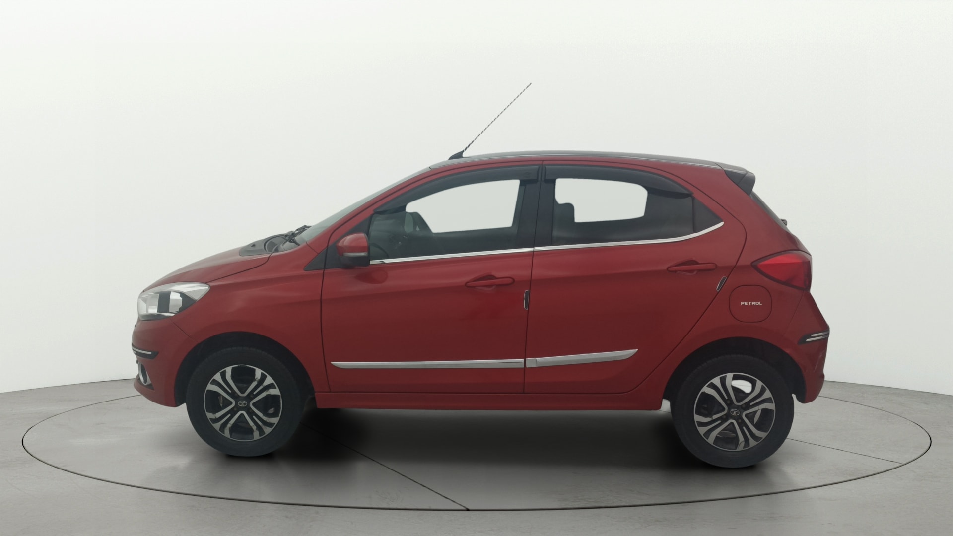 View 2019 Tata Tiago Revotorq XB Image 26 Used 2019 Tata Tiago Revotorq XB Image 26