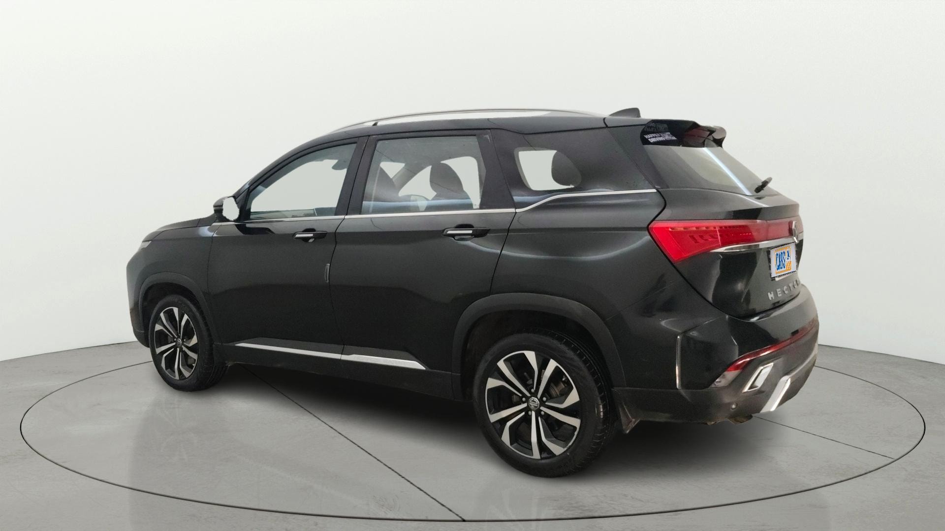 View 2023 MG Hector Plus Sharp Pro 6 Seater Petrol Image 2 Used 2023 MG Hector Plus Sharp Pro 6 Seater Petrol Image 2