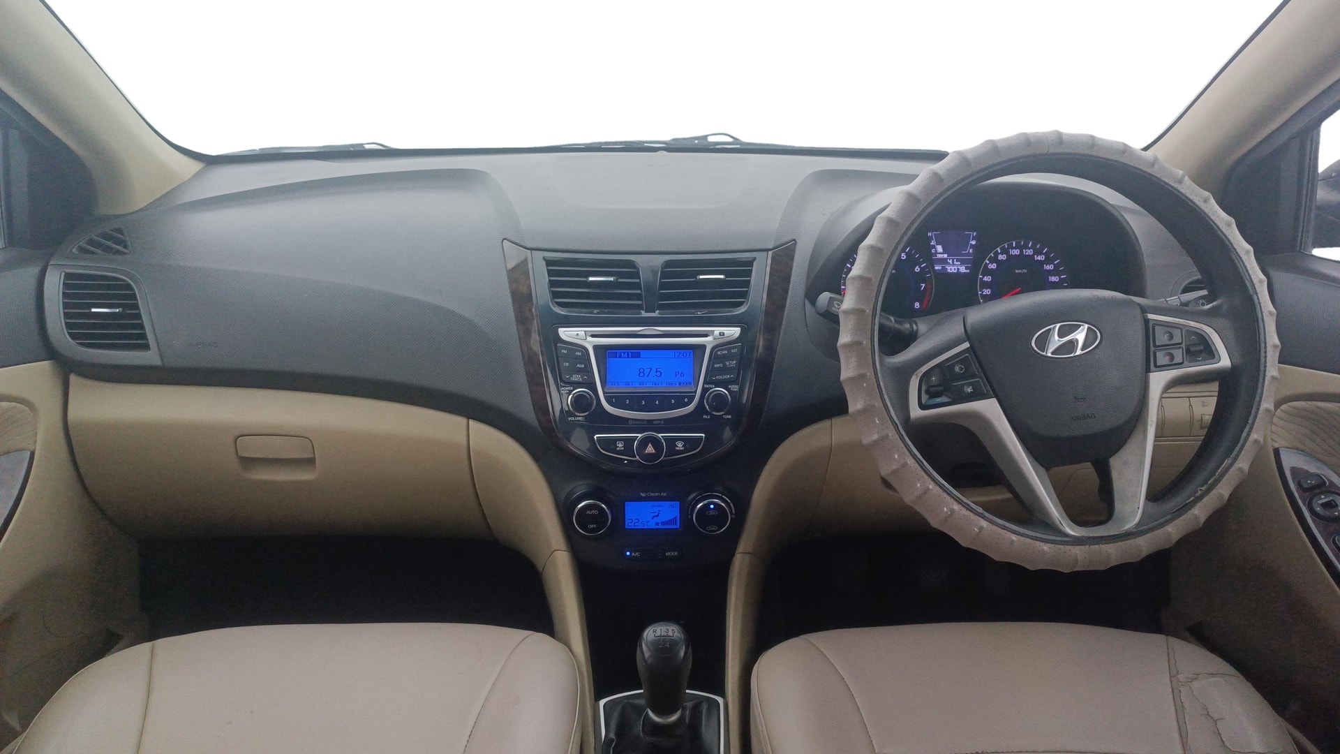 View 2014 Hyundai Fluidic Verna 1.6 VTVT SX Image 29 Used 2014 Hyundai Fluidic Verna 1.6 VTVT SX Image 29