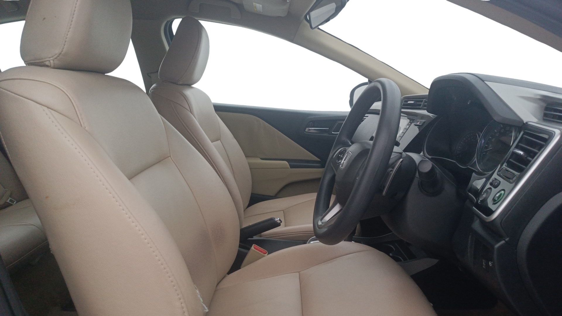 View 2018 Honda City ZX MT Diesel Anniversary Edition Image 27 Used 2018 Honda City ZX MT Diesel Anniversary Edition Image 27