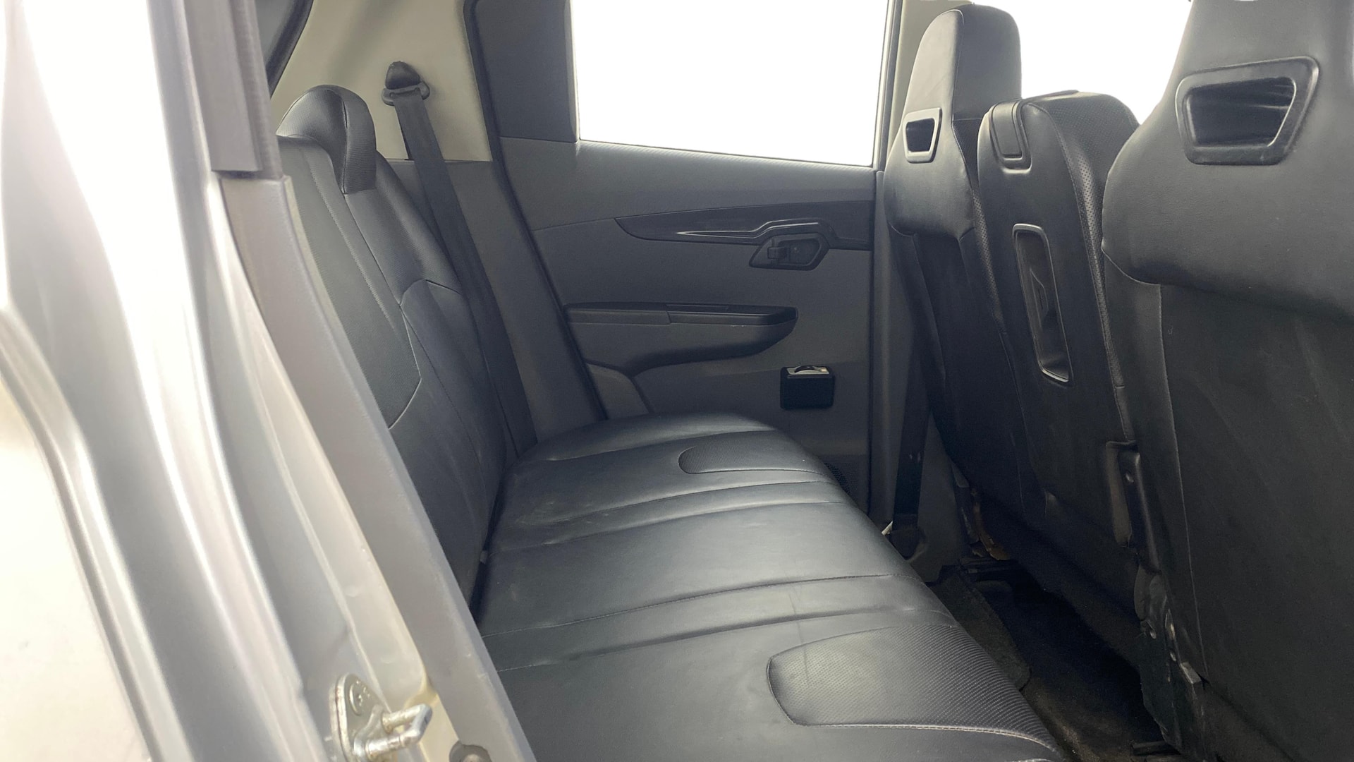 View 2018 Mahindra KUV100 K2 Petrol BS IV Image 28 Used 2018 Mahindra KUV100 K2 Petrol BS IV Image 28