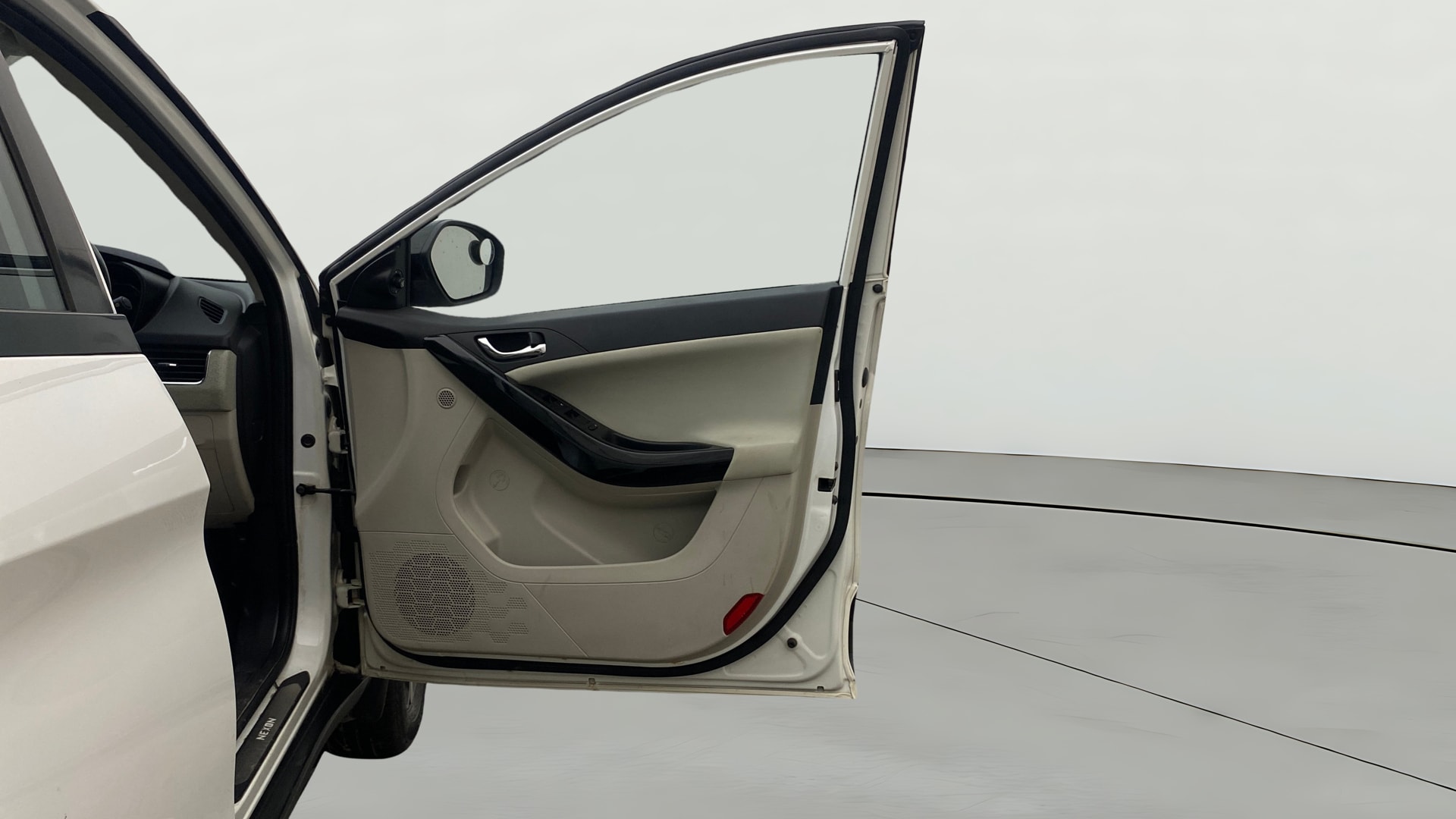 View 2023 Tata Nexon Revotron XZ Plus Luxs Jet Edition Image 47 Used 2023 Tata Nexon Revotron XZ Plus Luxs Jet Edition Image 47