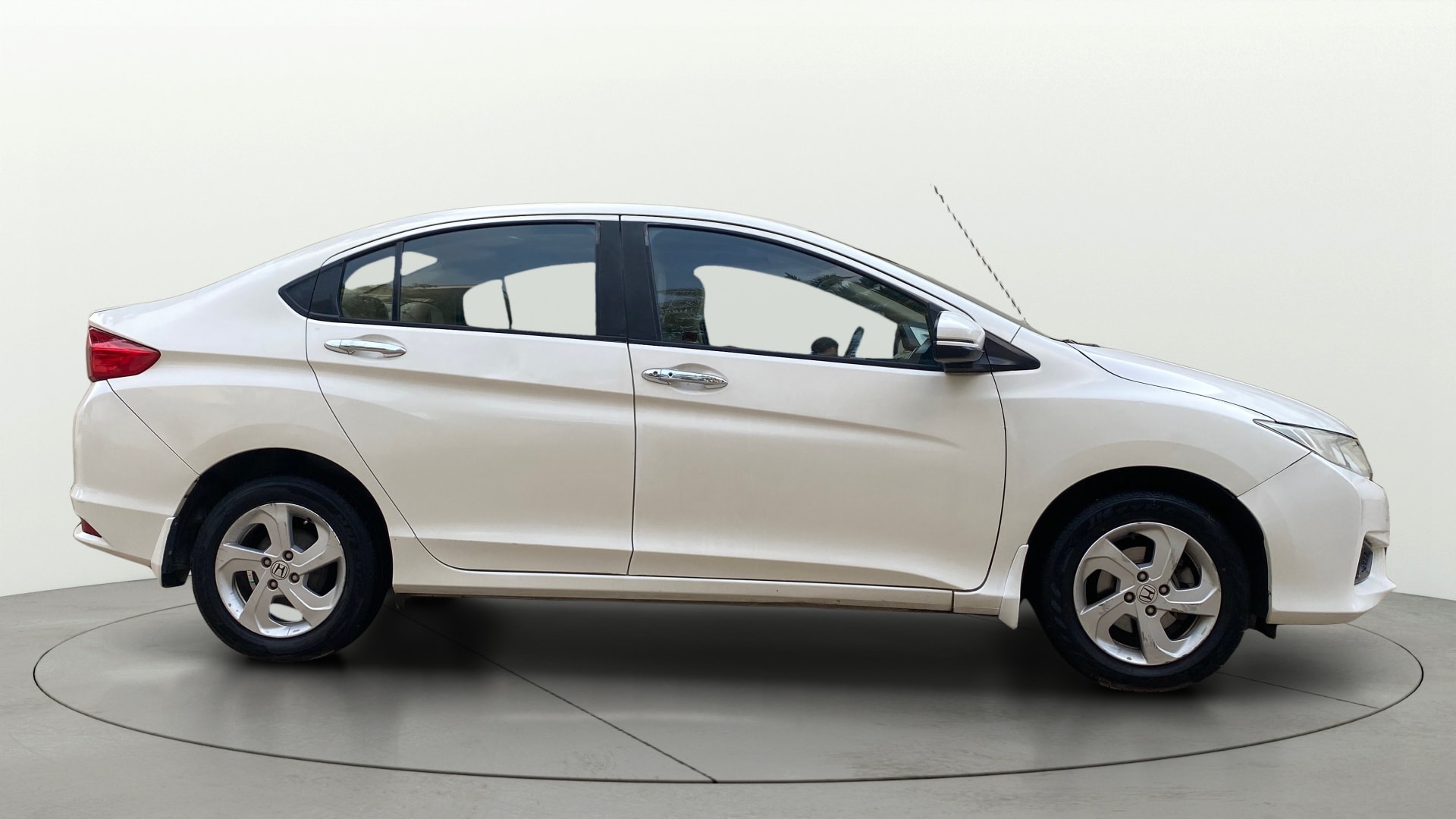 View 2014 Honda City ZX MT Diesel Anniversary Edition Image 27 Used 2014 Honda City ZX MT Diesel Anniversary Edition Image 27