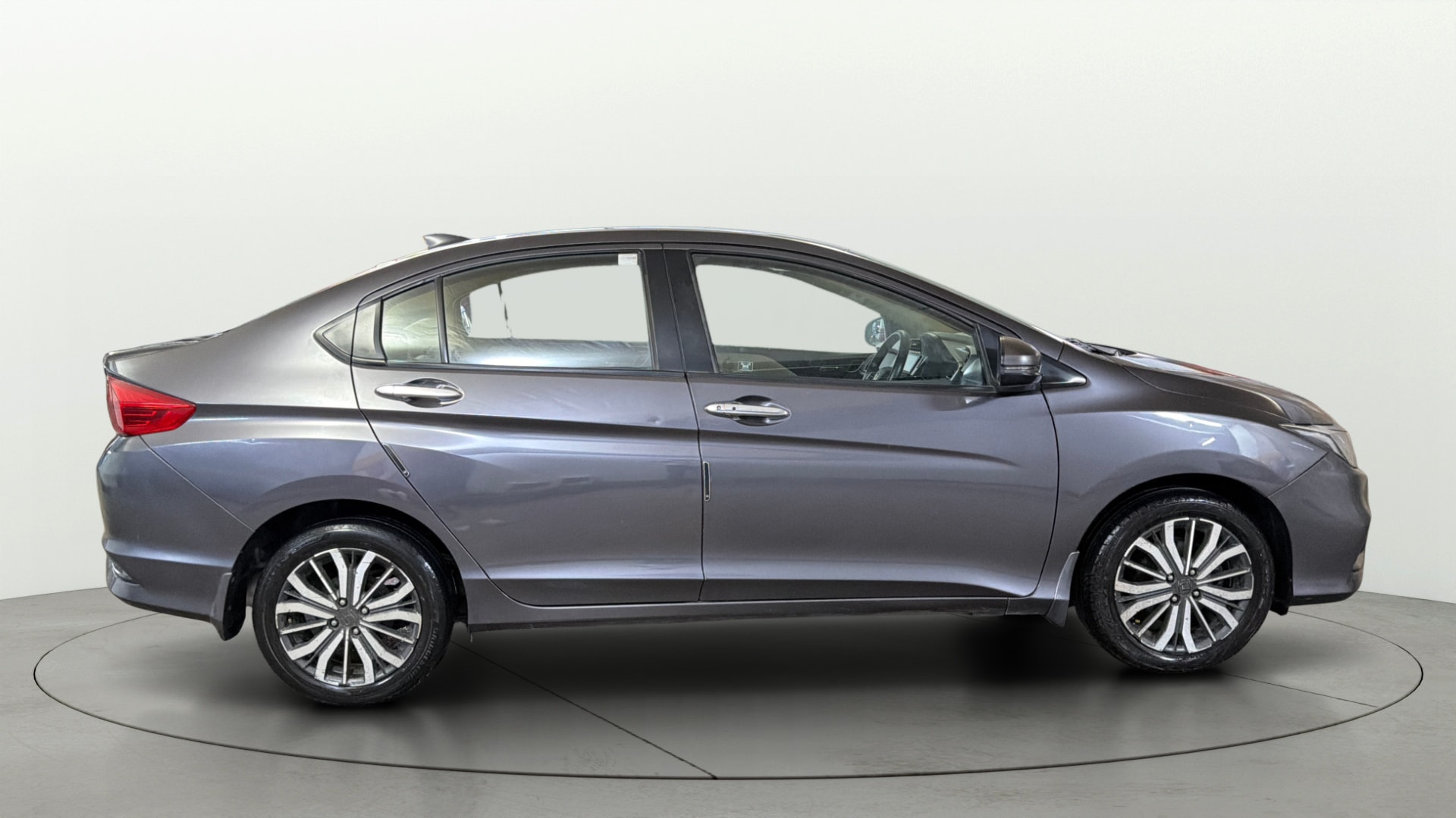 View 2017 Honda City ZX MT Diesel Anniversary Edition Image 9 Used 2017 Honda City ZX MT Diesel Anniversary Edition Image 9
