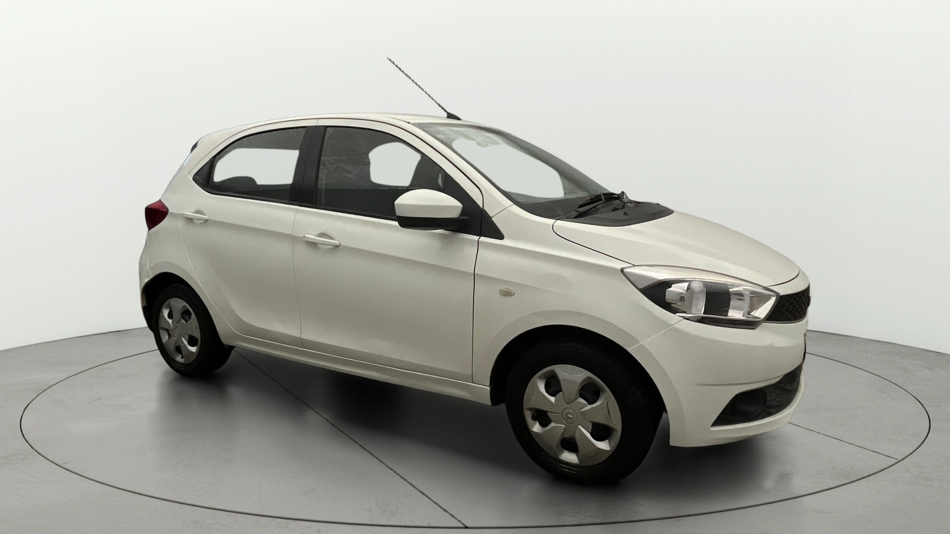 View 2016 Tata Tiago Revotorq XB Image 21 Used 2016 Tata Tiago Revotorq XB Image 21