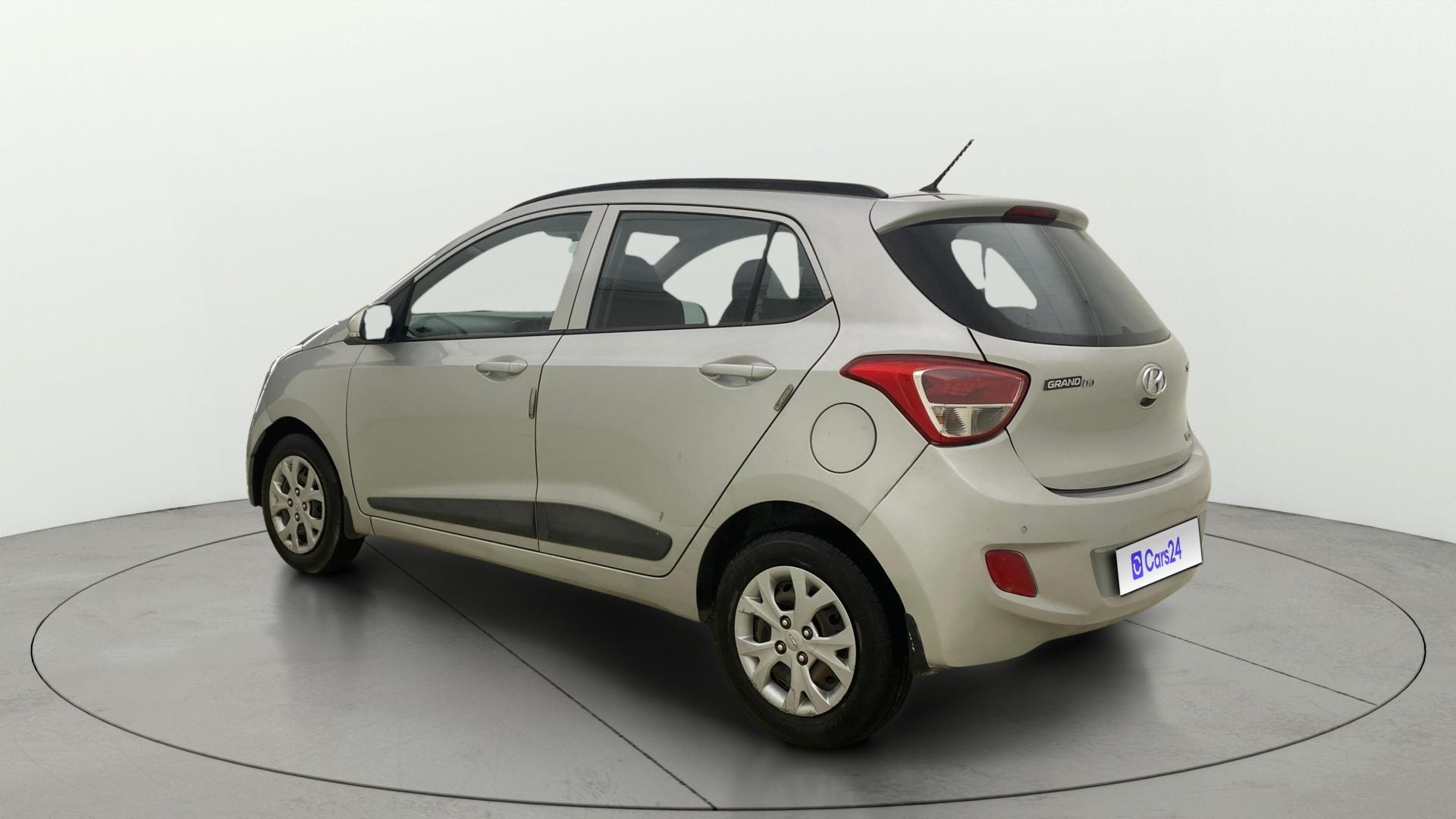 View 2015 Hyundai Grand i10 1.1 Sportz Diesel Image 2 Used 2015 Hyundai Grand i10 1.1 Sportz Diesel Image 2