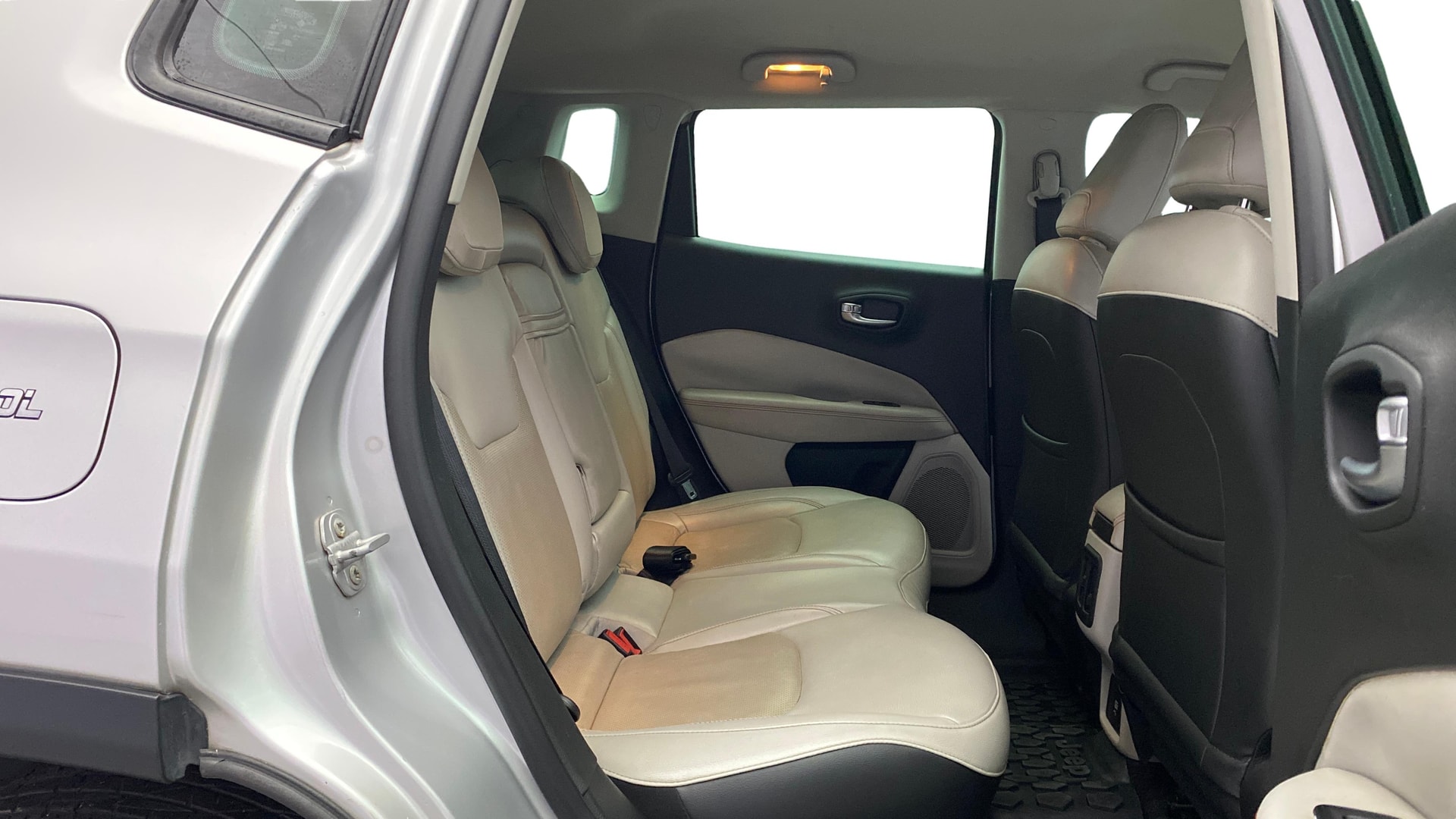 View 2017 Jeep Compass Limited 1.4 Multi AIR Petrol DDCT AT BS IV Image 29 Used 2017 Jeep Compass Limited 1.4 Multi AIR Petrol DDCT AT BS IV Image 29