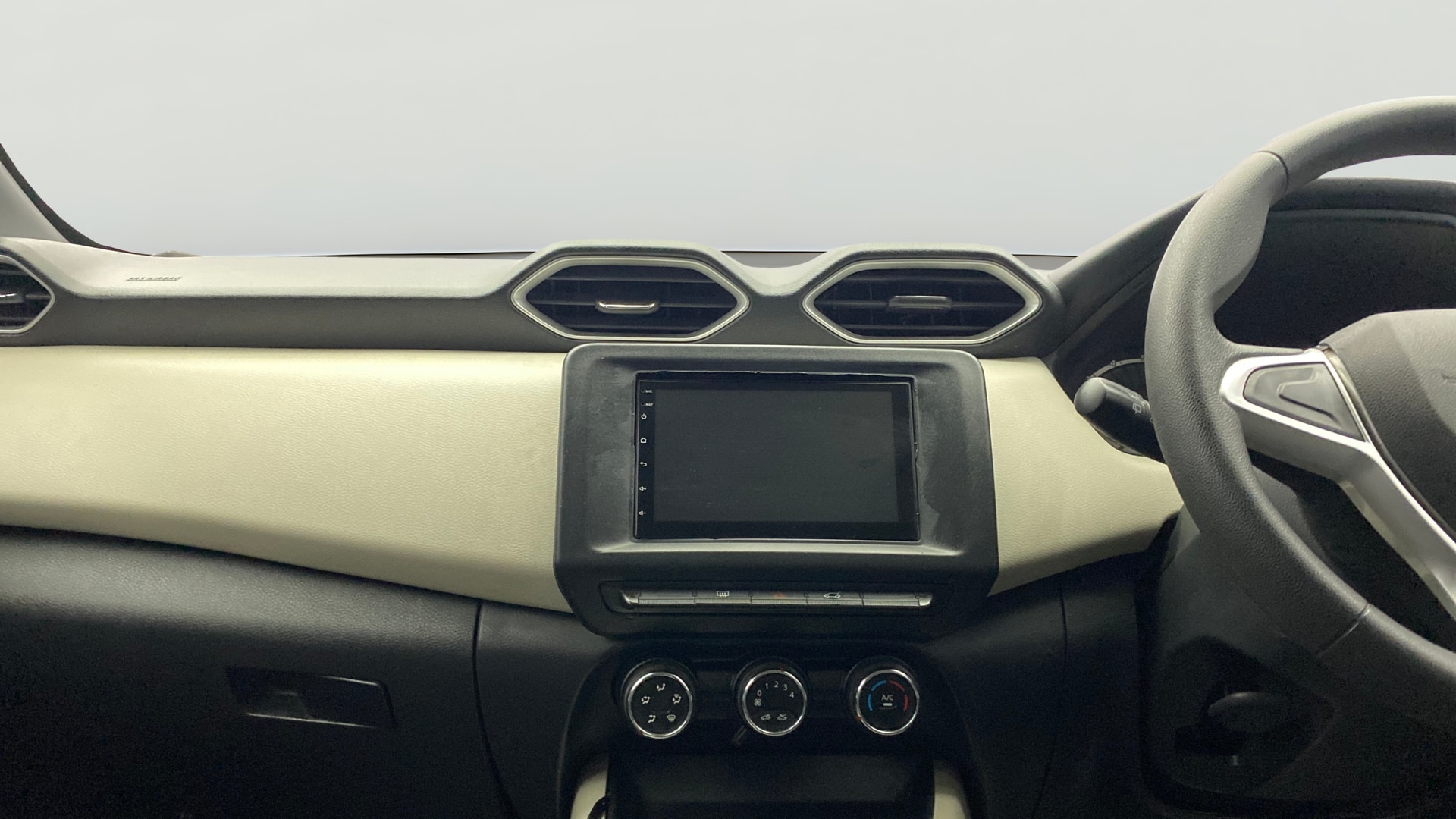 View 2021 Nissan Magnite XE Image 17 Used 2021 Nissan Magnite XE Image 17