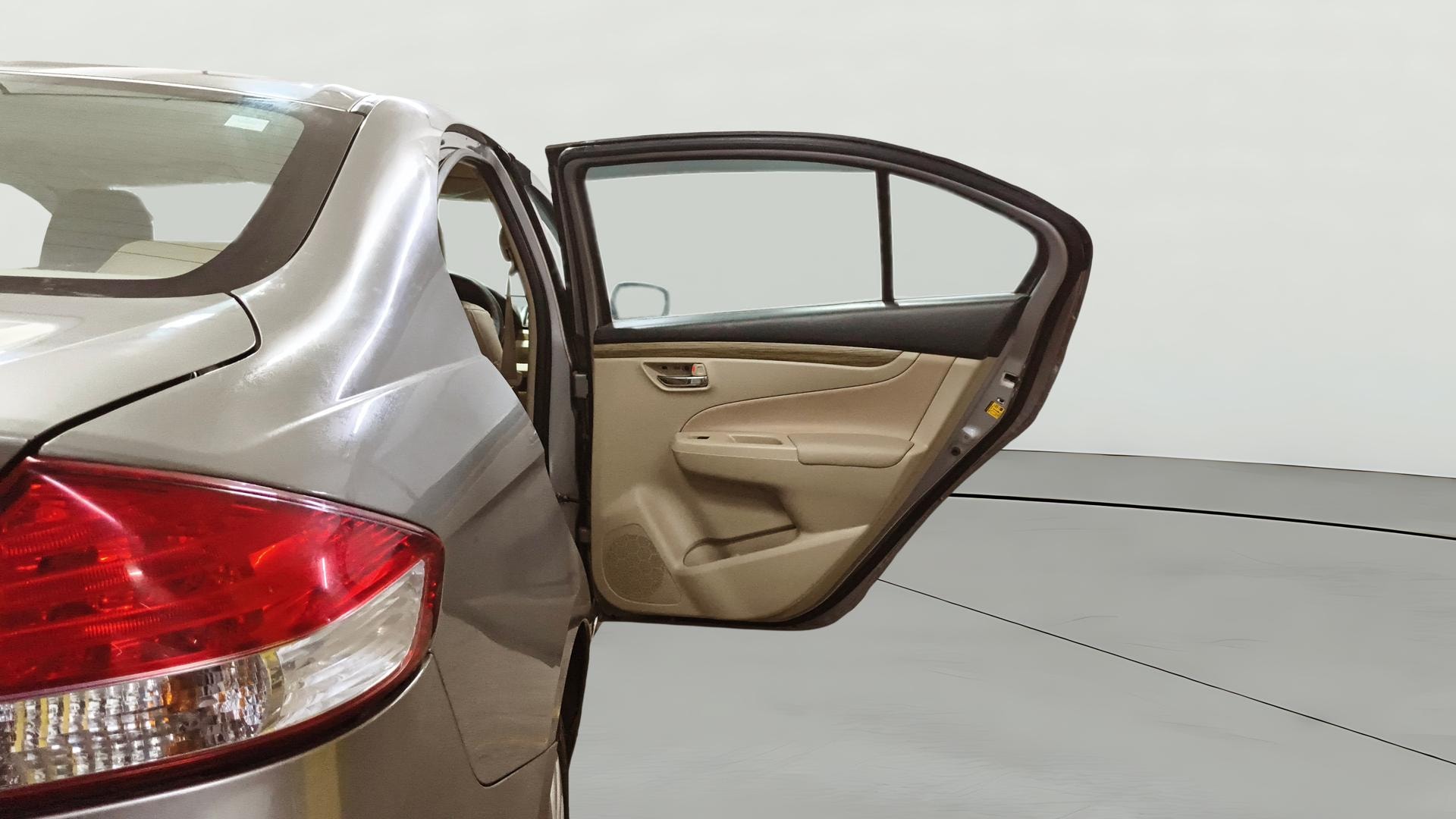 View 2020 Maruti Suzuki 1000 Base Variant Image 7 Used 2020 Maruti Suzuki 1000 Base Variant Image 7