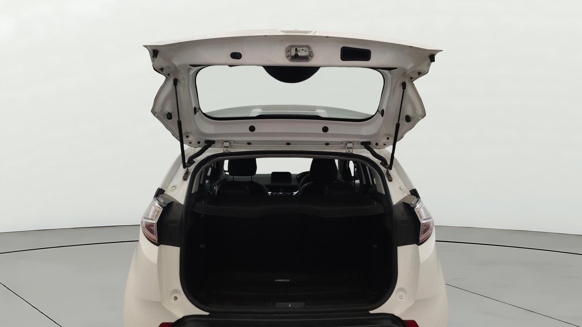 View 2018 Tata Nexon Revotron XE Image 16 Used 2018 Tata Nexon Revotron XE Image 16