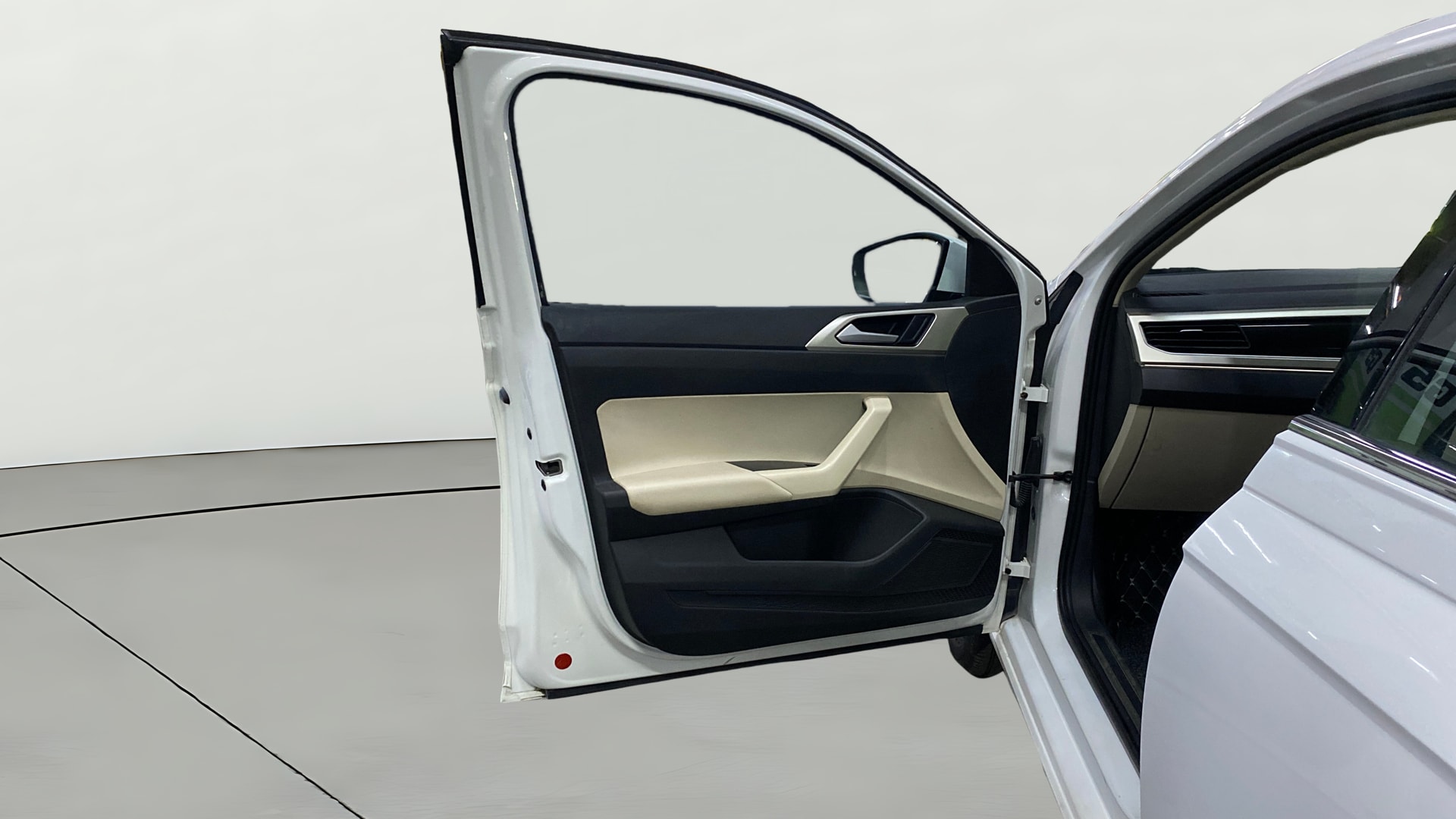 View 2024 Volkswagen Virtus Topline 1.0 TSI MT Image 38 Used 2024 Volkswagen Virtus Topline 1.0 TSI MT Image 38
