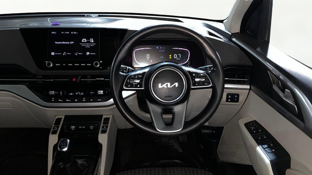 View Kia Carens Image 14 Used Kia Carens Image 14