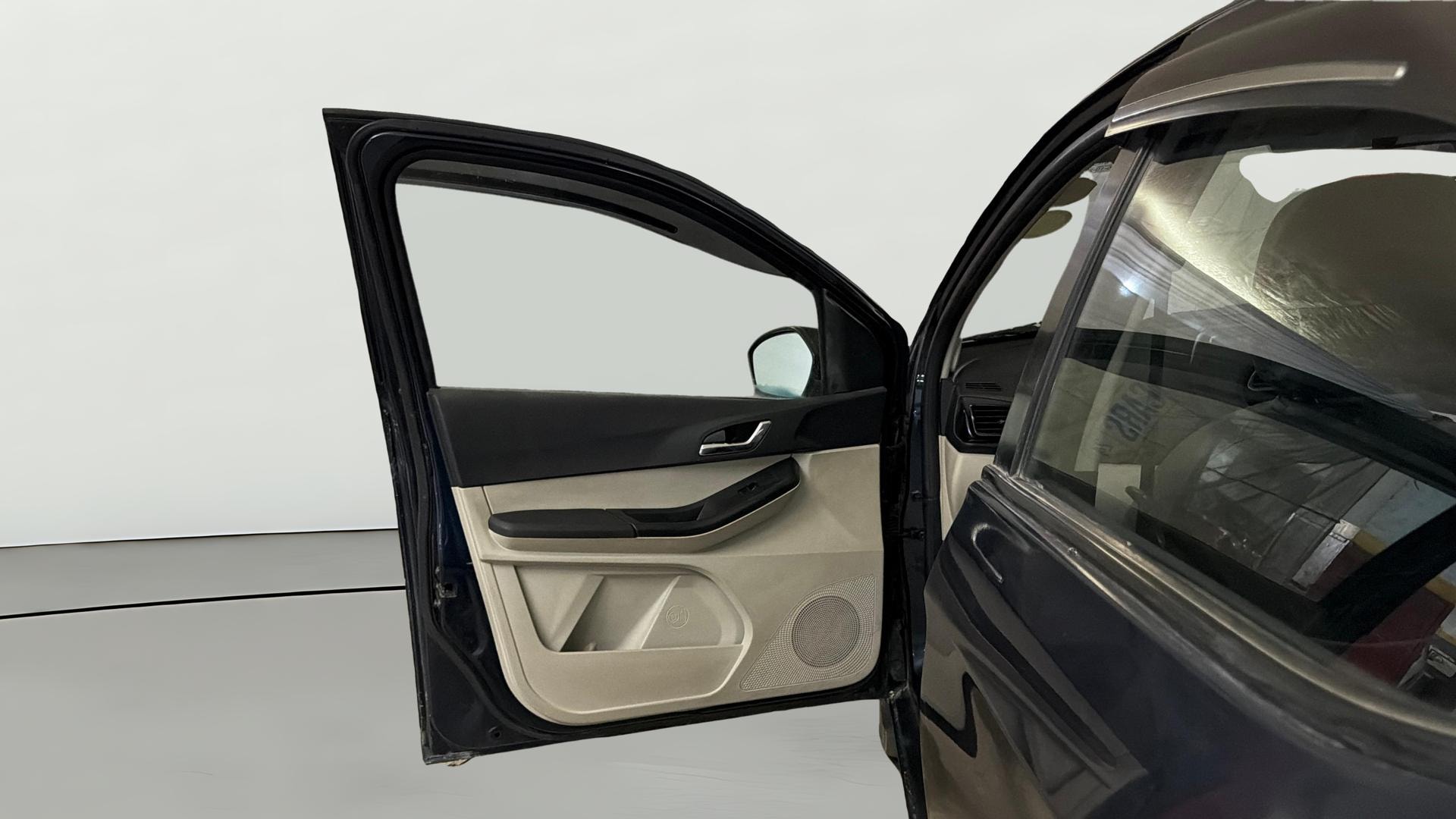View 2022 Tata Tiago Revotorq XB Image 31 Used 2022 Tata Tiago Revotorq XB Image 31